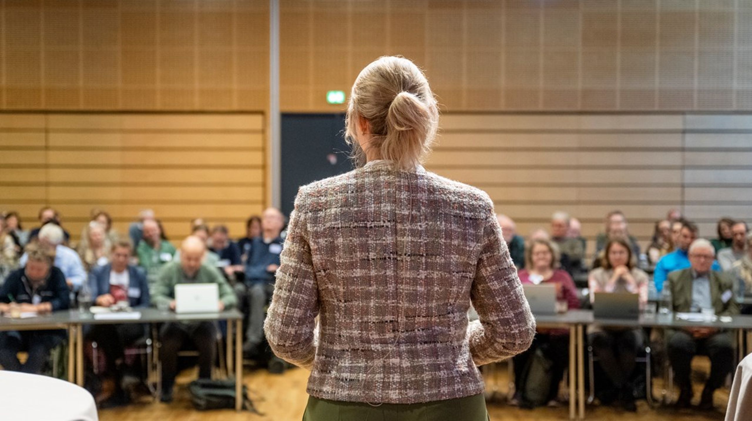 Socialministeren Sophie Hæstorp Andersens stormøde tirsdag startede helt tilbage fra Adam og Eva med at forklare og eksemplificere problemet med den nuværende fordelingsmodel af midler til frivillige sociale organisationer. Problemet er så velkendt, at løsningen allerede for to år siden blev skrevet ind i regeringsgrundlaget