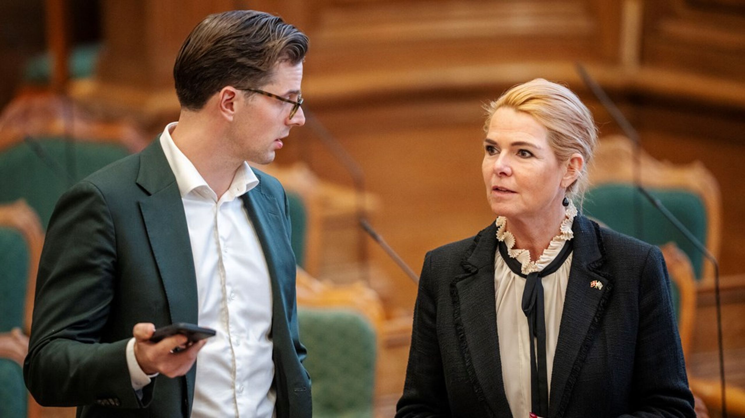 Det vigtigste for statsministeren&nbsp;må være alt det, der ikke står noget om i kronikken, men som de fire partier stiller i udsigt, skriver John Wagner.
