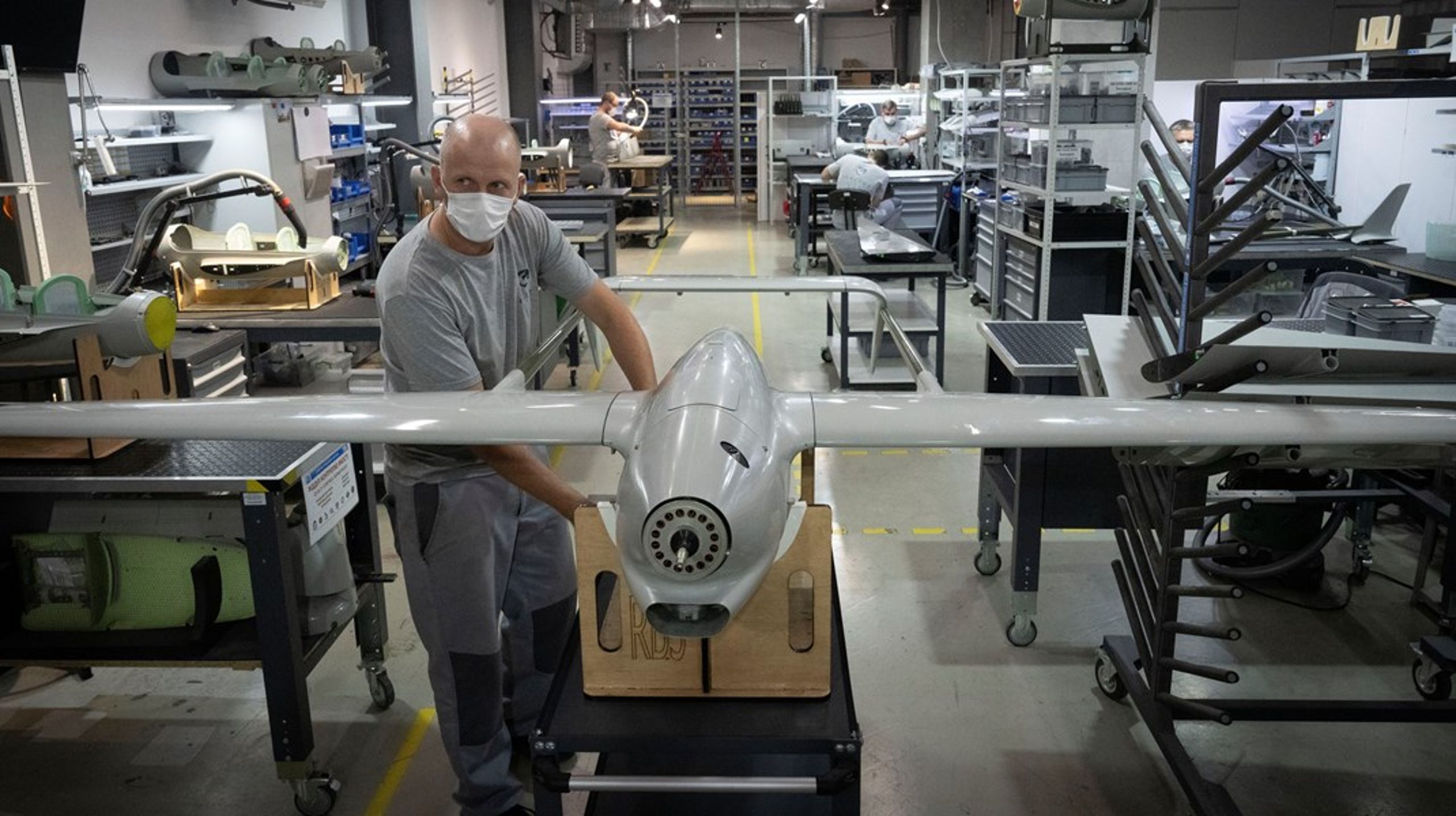 Billige ukrainske droner har beskadiget eller sænket en tredjedel af Ruslands meget dyre og engang så mægtige Sortehavsflåde, skriver&nbsp;Morten Irgens og Esben Gadsbøll.