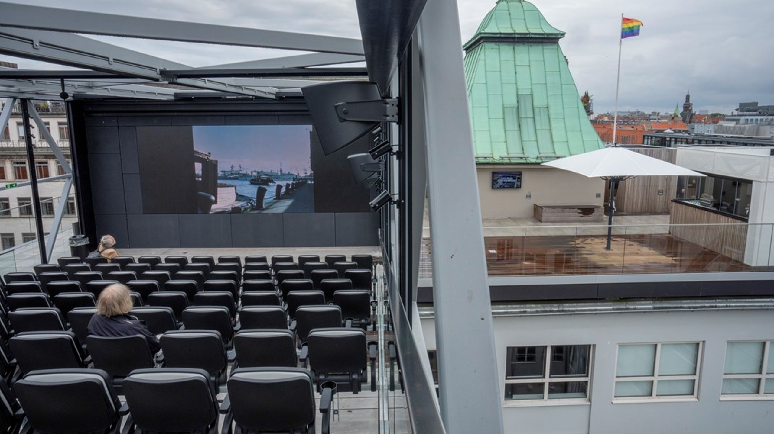 Idéen om at etablere filmtaget opstod fire år tilbage, og vurderedes dengang at koste 40 millioner kroner. Arbejdet var færdigt i august, men prisen kan ende på mindst det dobbelte.&nbsp;