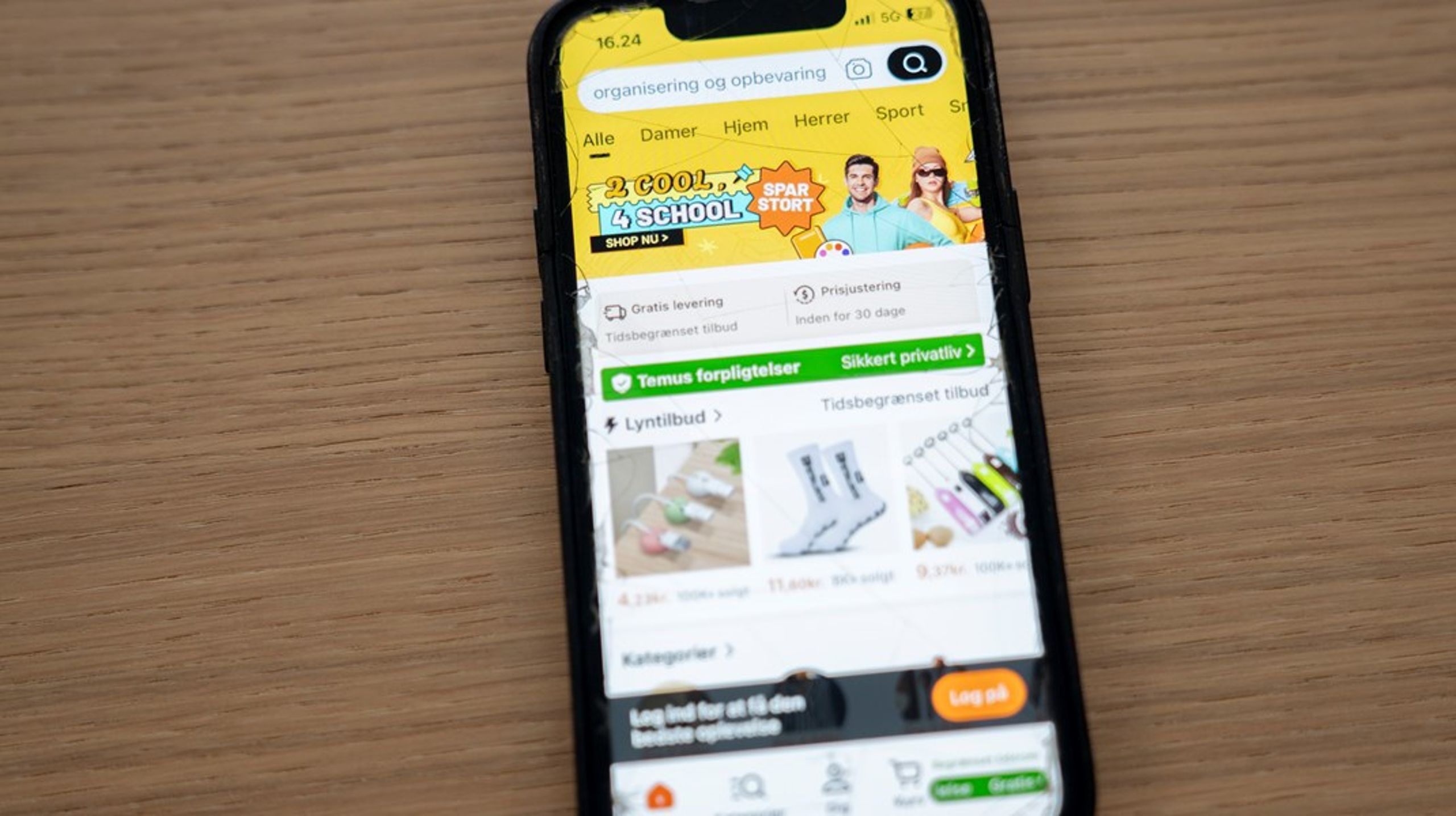 Vi har regulering af onlinehandelen for at beskytte forbrugerne. Men der er brug for mere regulering, så både planeten og forbrugerne kan beskyttes bedre, skriver Signe Didde Frese.<br>