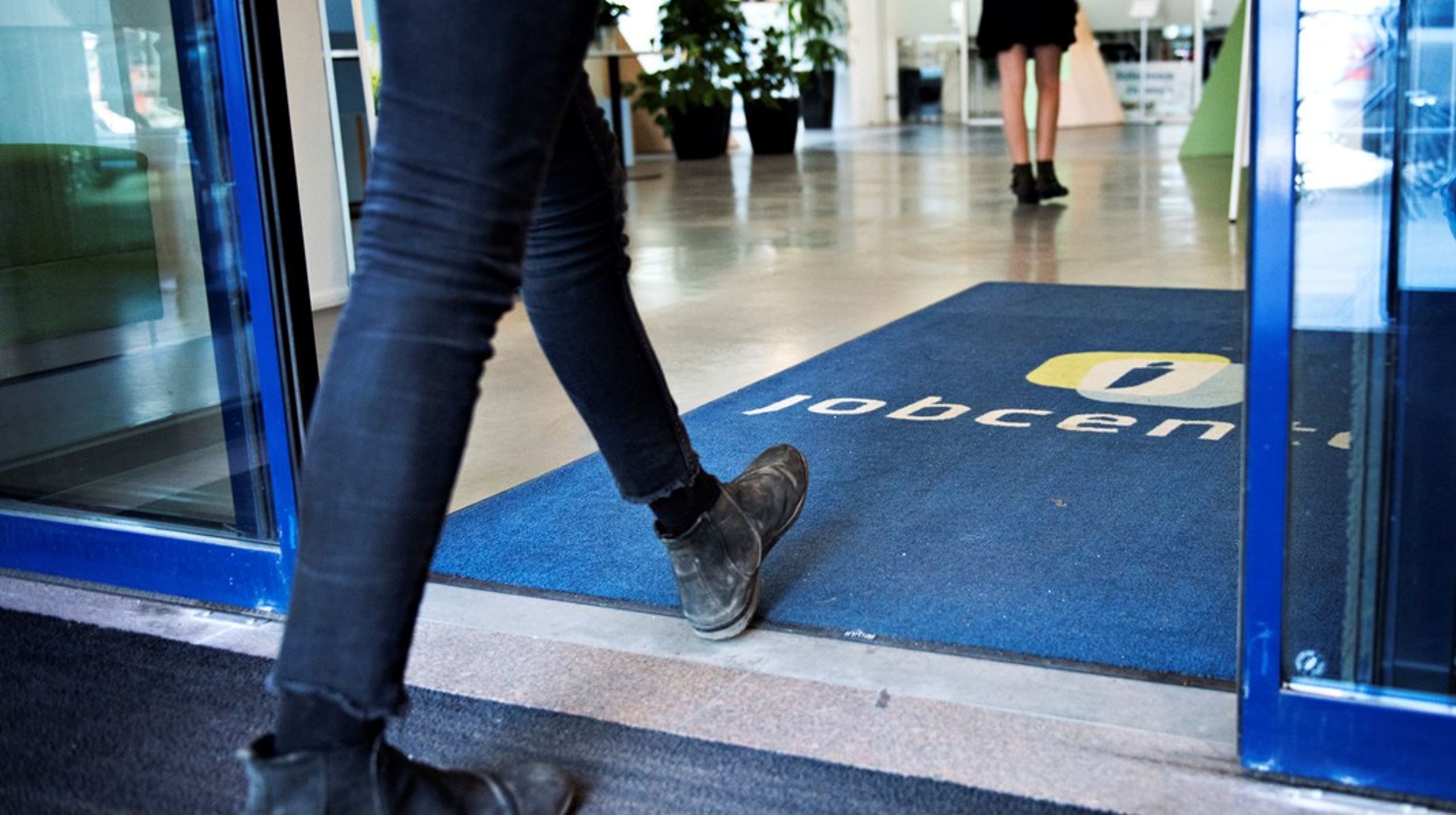 Med en mere håndholdt indsats tilrettelagt ud fra den enkelte borgers behov vil kunne få flere tilbage på arbejdsmarkedet i en eller anden form. Den erfaring har man både dannet sig i Lolland og Randers Kommune.