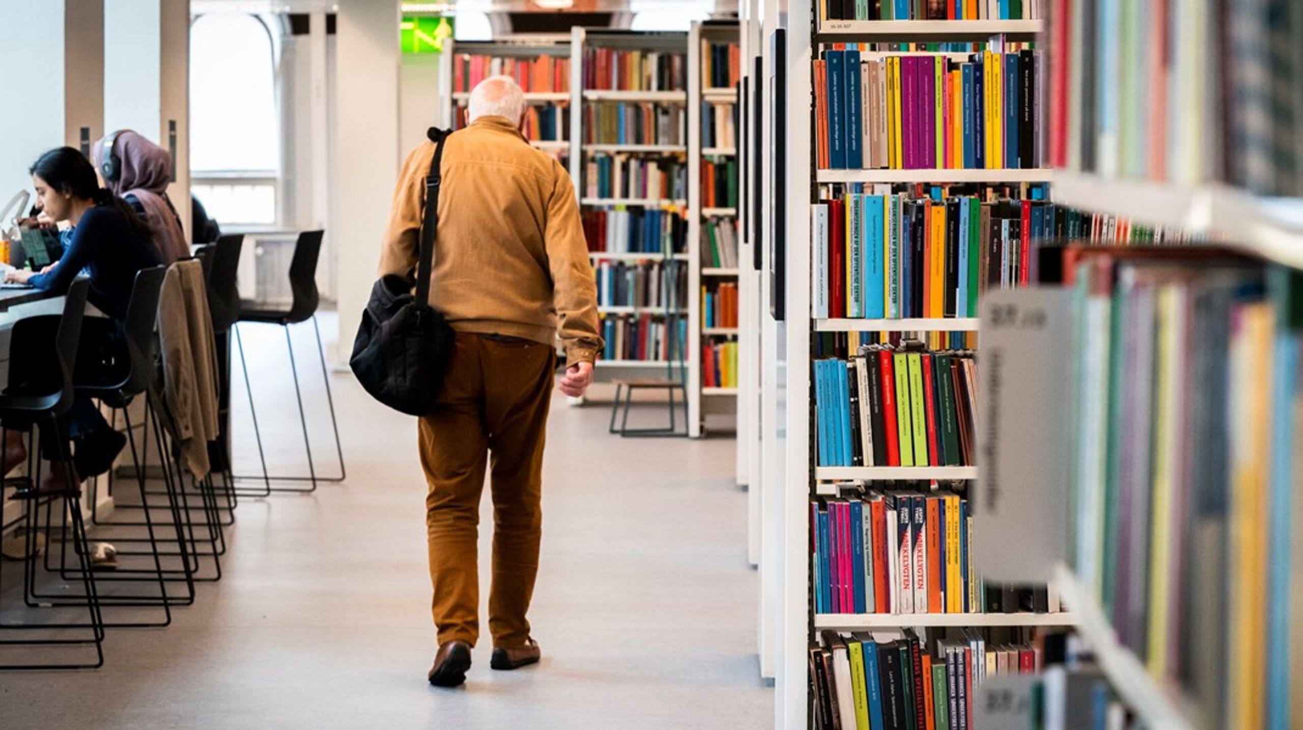 Bibliotekaren er den moderne kurator og facilitator, der bidrager til at holde demokratiet levende på et oplyst grundlag.
Vi kan ikke undvære den funktion i et moderne demokrati, skriver Niels Frid-Nielsen.