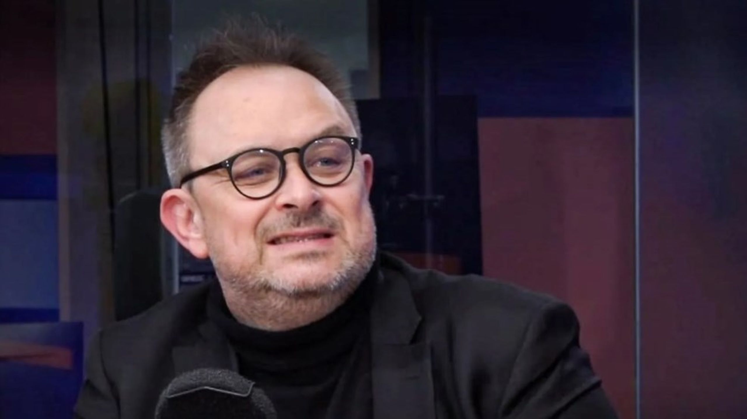 Hans Petter Sjøli var 10. februar forbi&nbsp;NRK-programmet 'Dagsnytt 18', hvor han talte om&nbsp;den norske presses euforiske dækning af Jens Stoltenbergs comeback. Nu holder han en pause fra at kommentere politik.