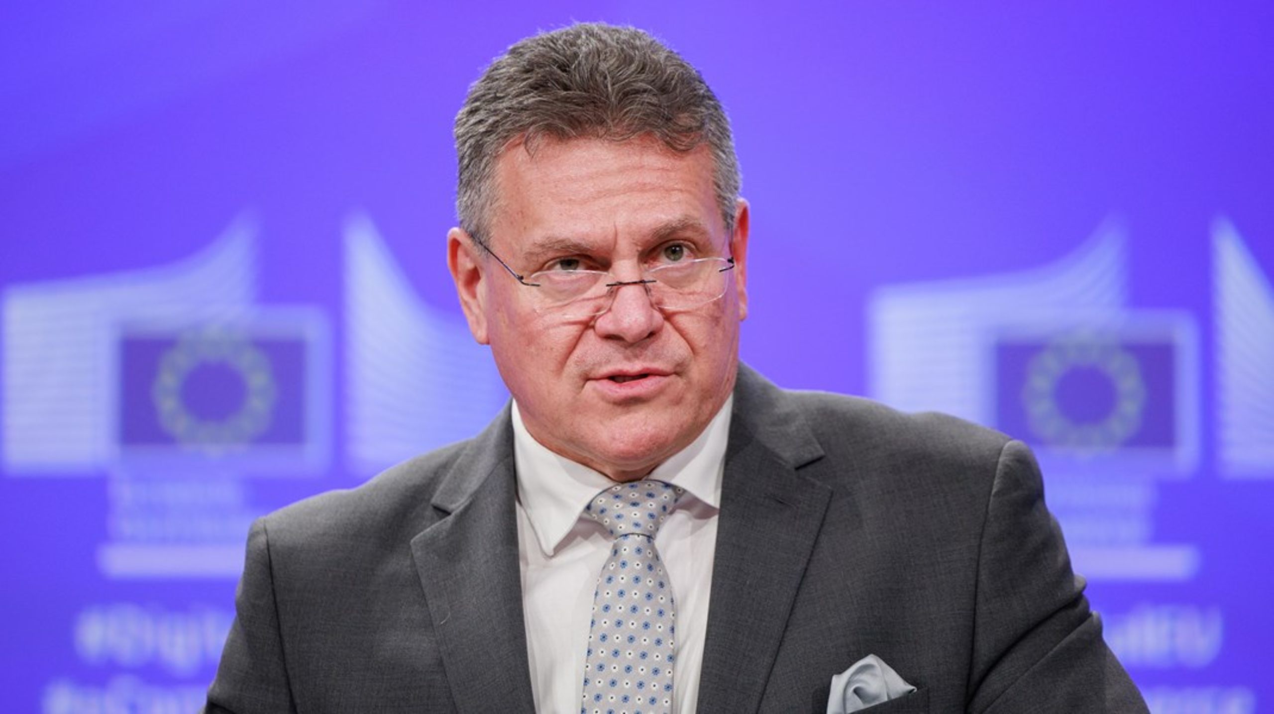 Efter diskussioner med den ansvarlige kommissær, Dan Jørgensen, besluttede&nbsp;EU-Kommissionen, at planen for økonomisk overkommelige boliger har brug for mere tid. "Den vil sandsynligvis komme i 2026," siger EU-kommissær for handel og økonomisk sikkerhed Maroš Šefčovič.