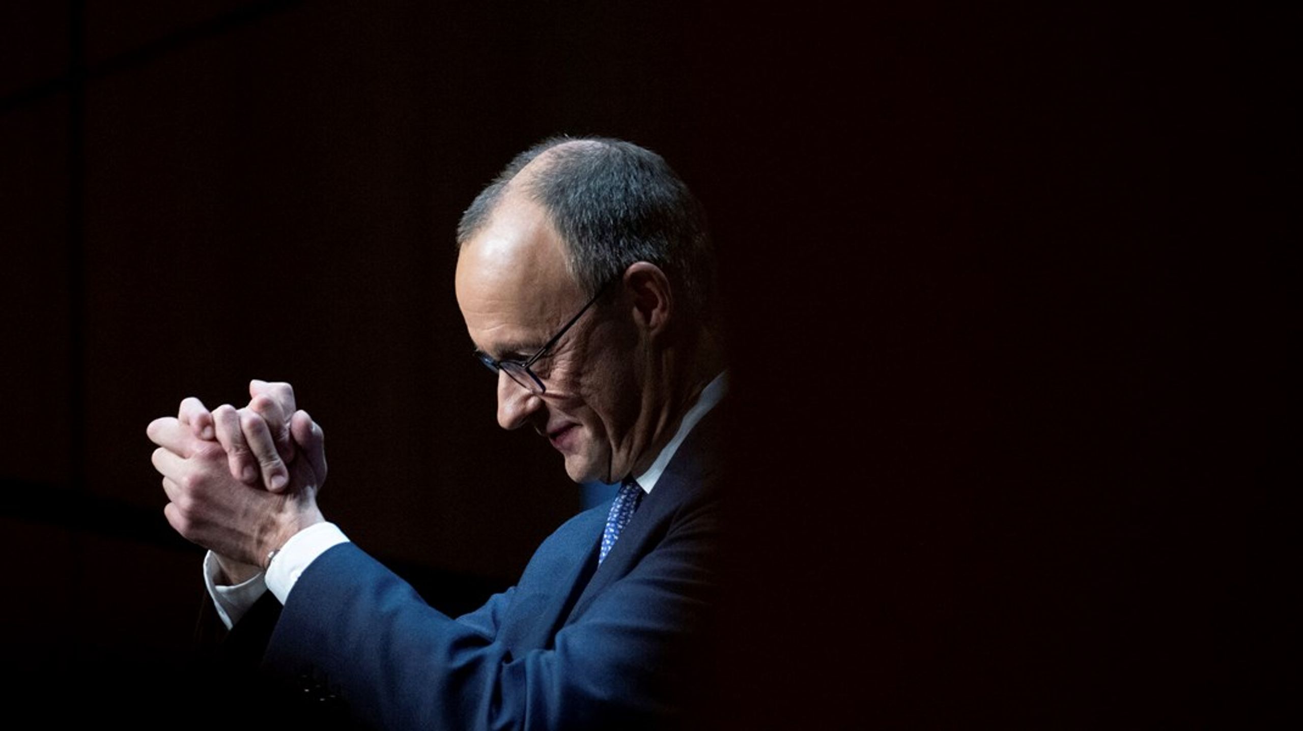 Lederen af konservative CDU, Friedrich Merz, har aldrig været minister eller borgmester. Nu er han storfavorit til at blive Tysklands næste forbundskansler efter valget på søndag. Håbet i Bruxelles er, at Merz kan få Tyskland til at investere i Europa.