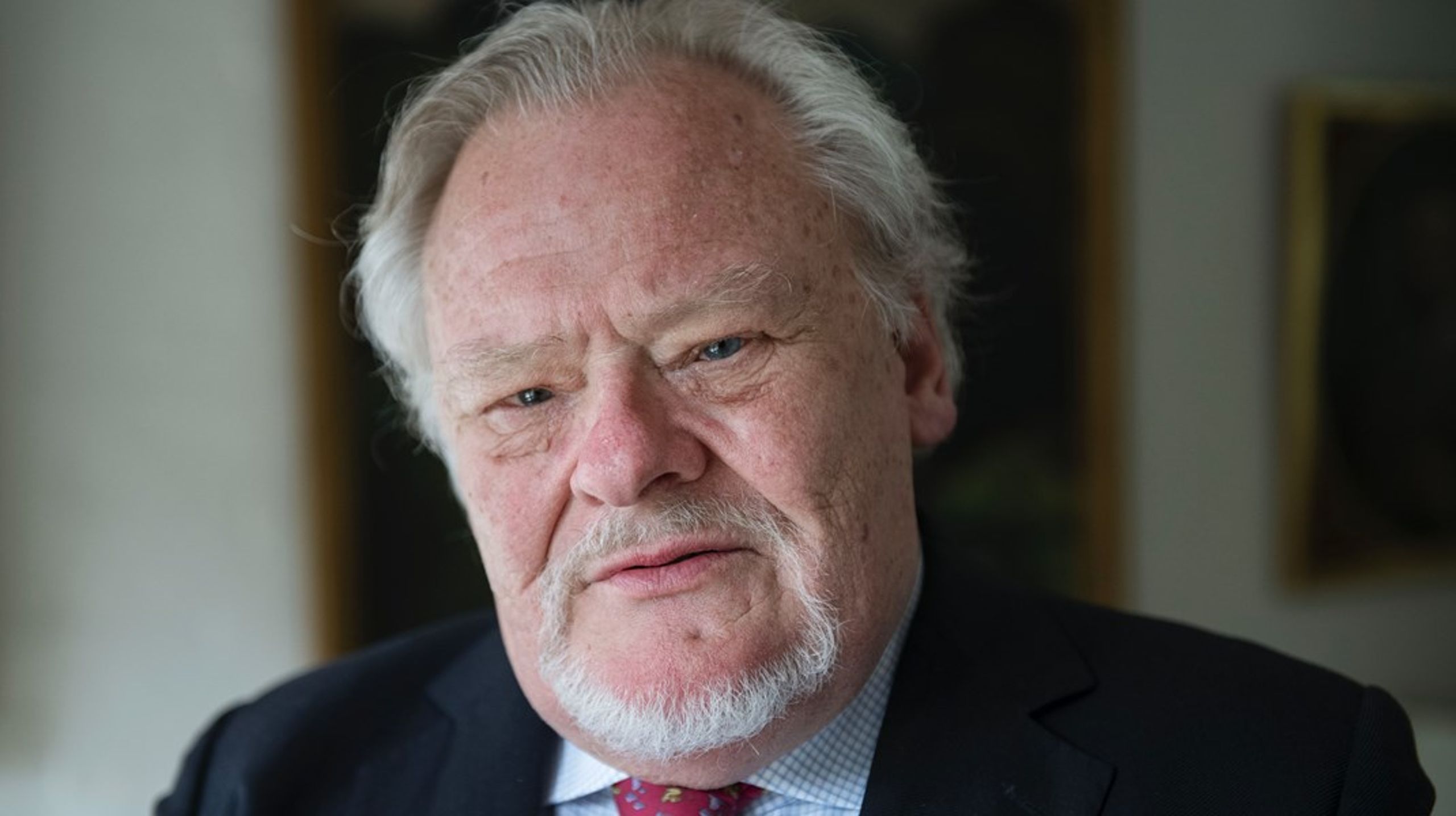 Det er usandsynligt, at Grønland vil løsrive sig helt fra Danmark, og hvis Grønland gør, er den økonomiske situation landets eget ansvar. Vejen frem er i højere grad at forhandle om selvstændighed, skriver Claus von Barnekow.&nbsp;