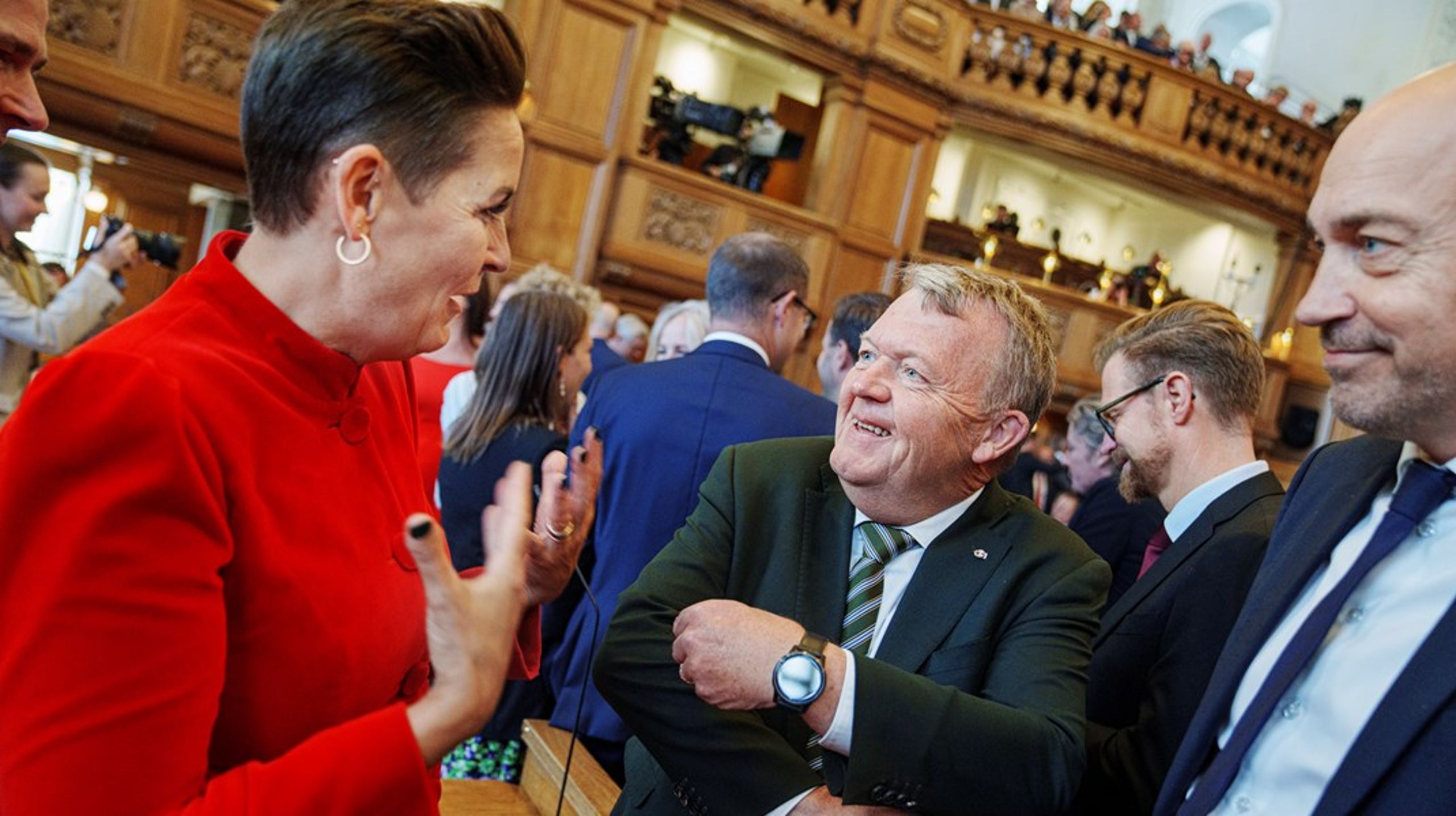 Pia Olsen Dyhr og Lars Løkke Rasmussen skal begge mødes med deres partiers medlemmer i weekenden.