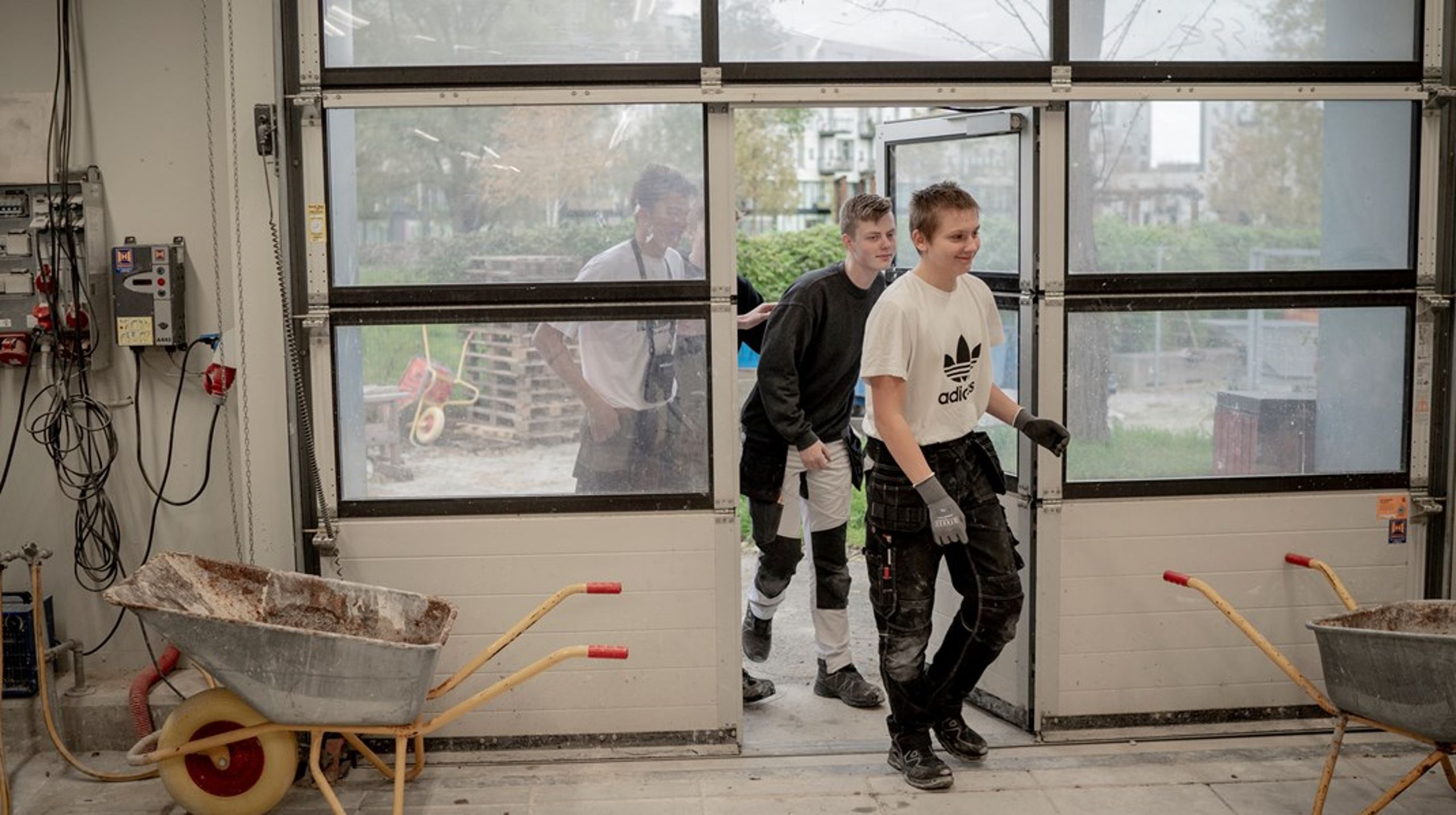 Vi skal give plads i det nuværende dannelsesideal til, at håndværksdannelse i bred forstand bliver ligeværdig med akademisk dannelse, skriver Adrian Tresoglavic.