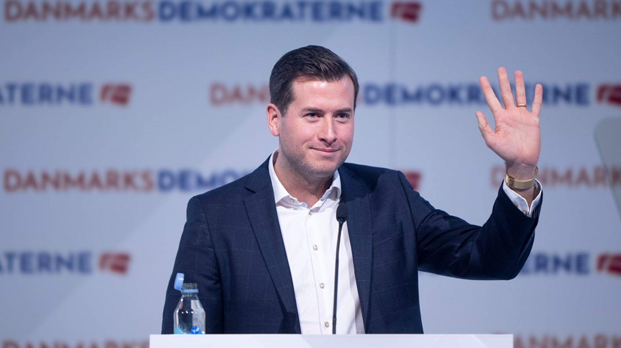 Kristoffer Storm skal nu kun koncentrere sig om arbejdet i EU.