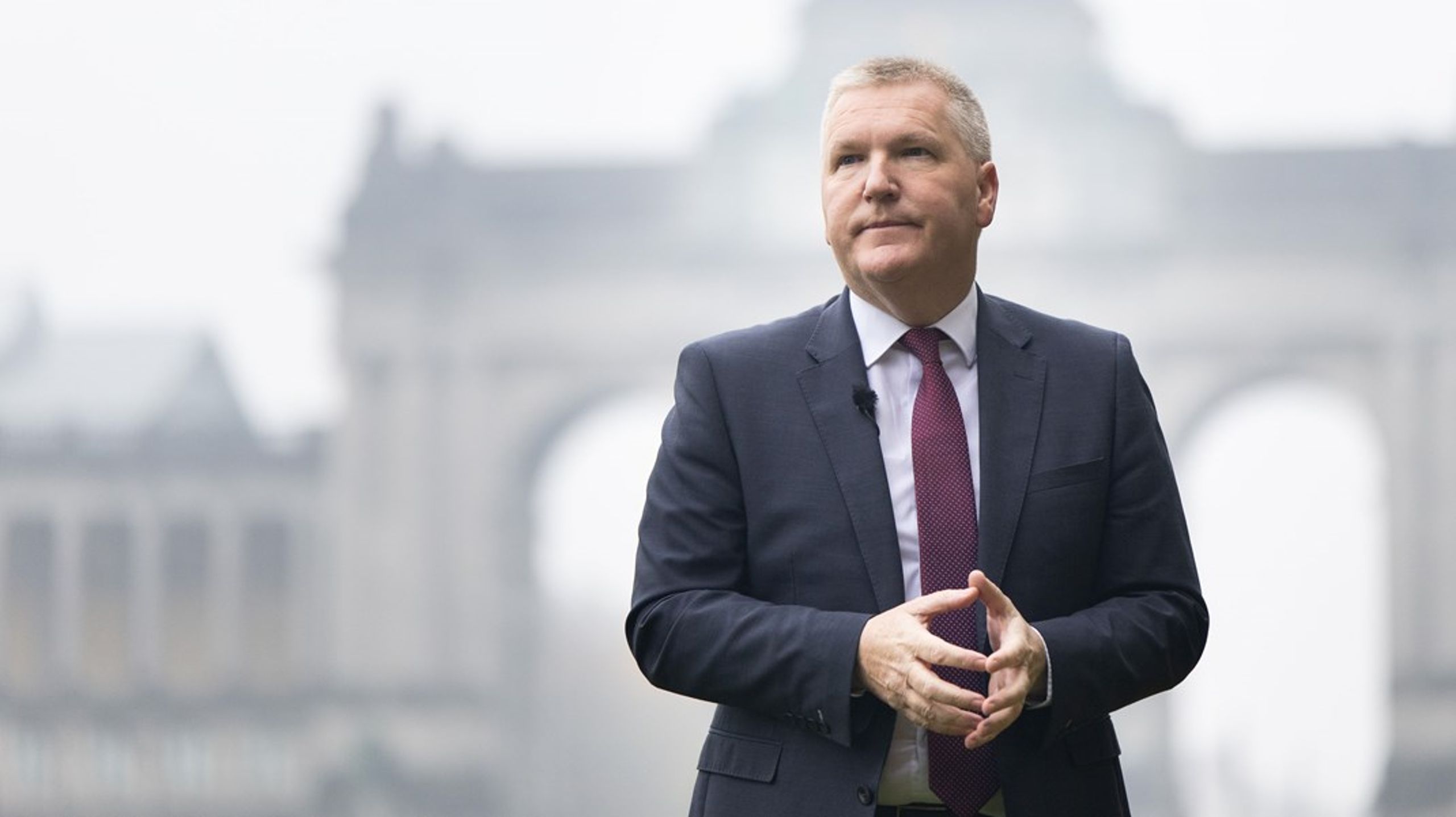 Justitskommissær Michael McGrath kommer i næste uge til København, hvor han blandt andet skal holde en tale på Copenhagen Democracy Summit.