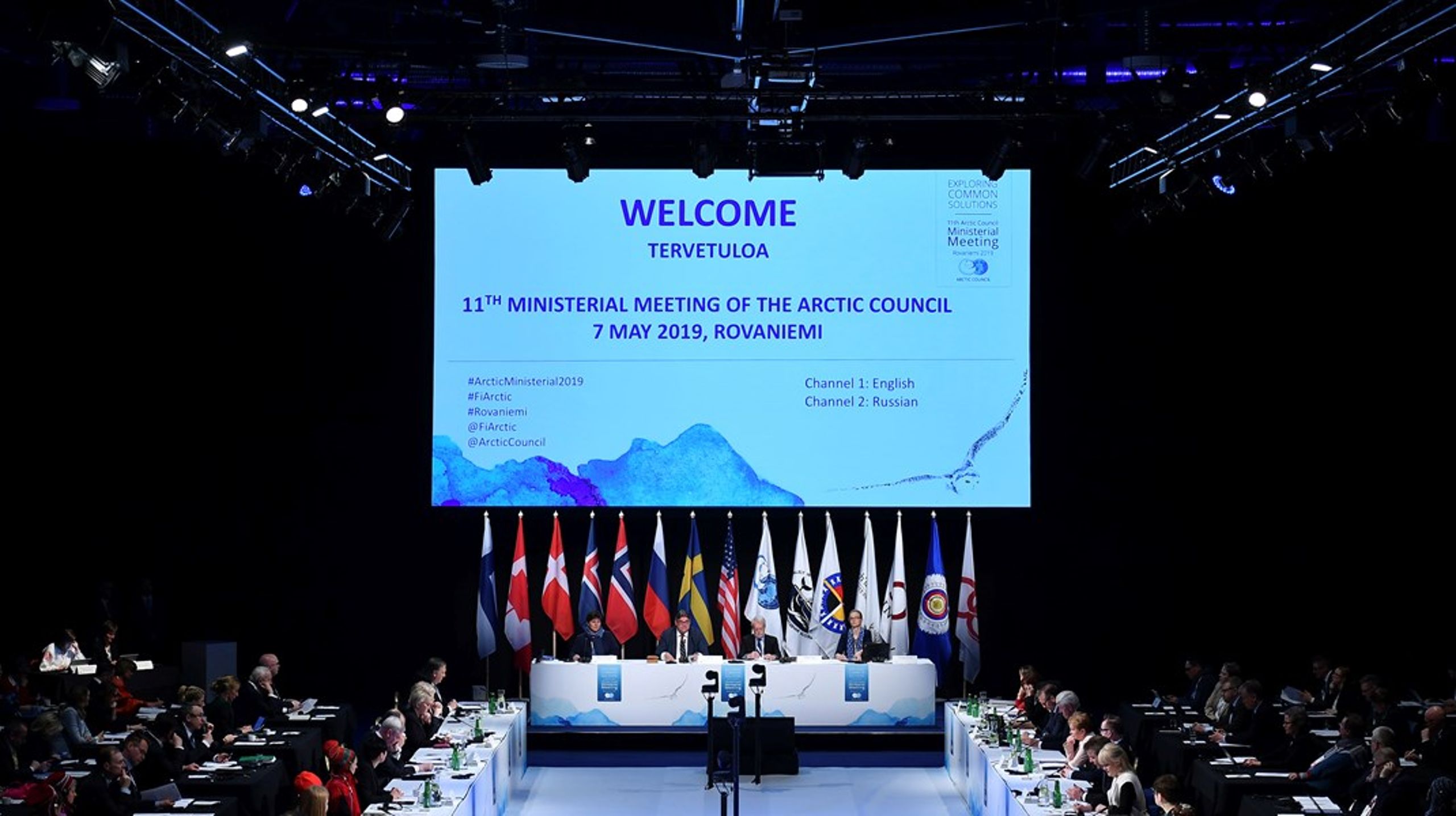 Under det norske formandskab formåede Arktisk Råd at skrue op for aktiviterne og holde rådet i gang. Men med trusler fra øst og vest skal Danmark, der 12. maj&nbsp;overtager formandskabet, gå en historisk svær balancegang, skriver Marc Jacobsen.