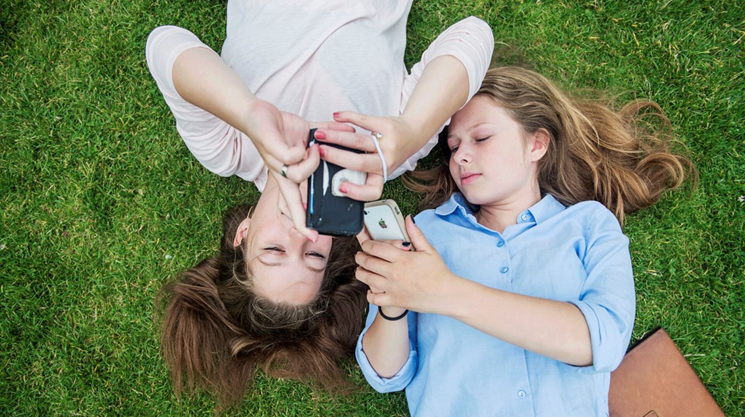 Hos Girltalk sidder frivillige rådgivere klar til at skrive med unge, der har brug for en af tale med.