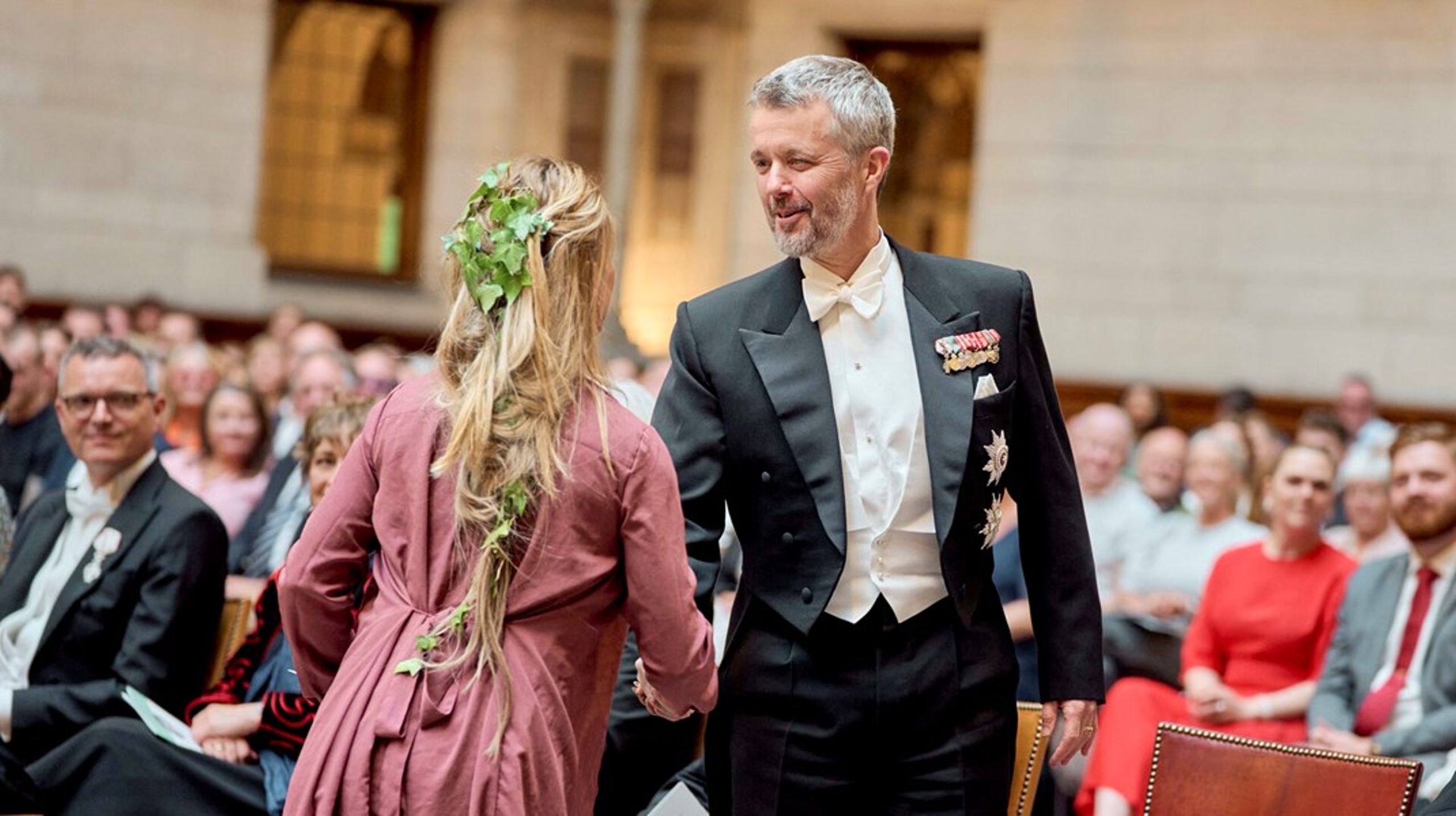 Ceremonien blev overværet af H.M. Kongen, som dermed videreførte Kongehusets tradition med at deltage i medaljeuddelingen og lykønske håndværkersvendene. Kongehuset har deltaget siden 1927, mens medaljeuddelingen har eksisteret i mere end 150 år.