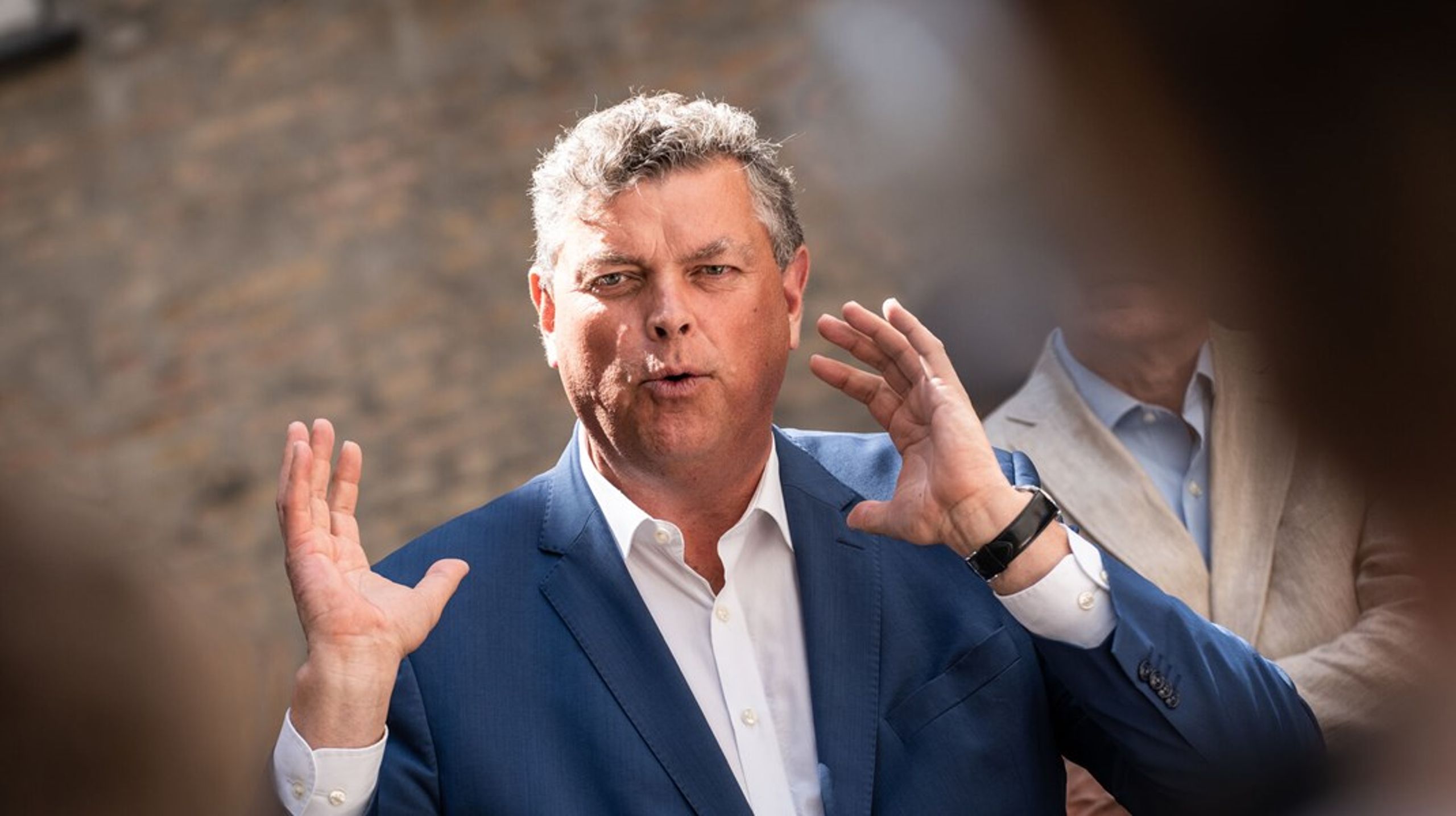 Det er et spørgsmål om respekt for Folkestyret, skriver&nbsp;kulturordfører Kim Valentin (V), Henrik Rejnholt Andersen (M) og Mogens Jensen (S).