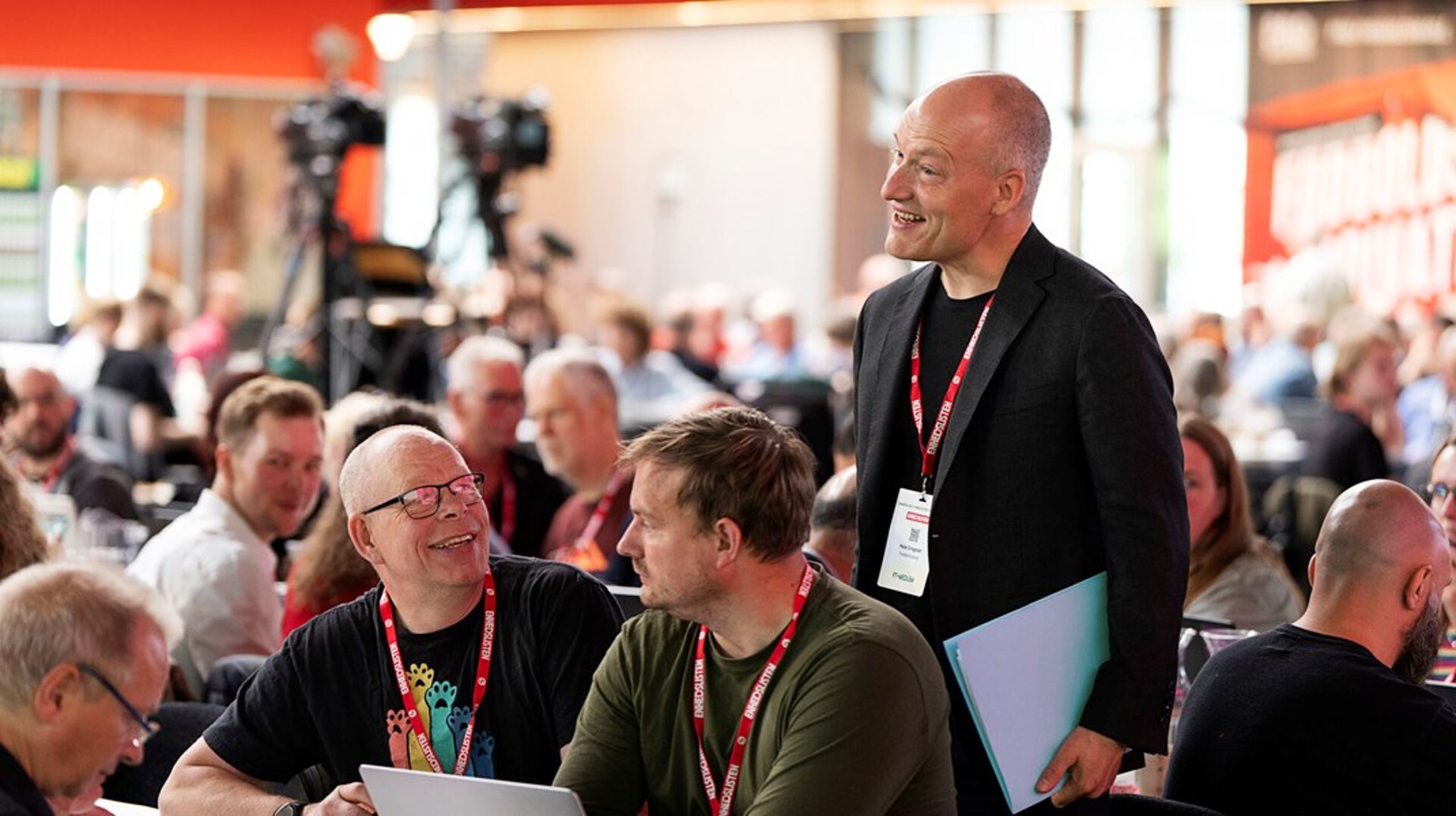 Enhedslistens landsmøde er i år tilbage i Hafnia Hallen, efter det blev afholdt online sidste år på grund af besparelser.