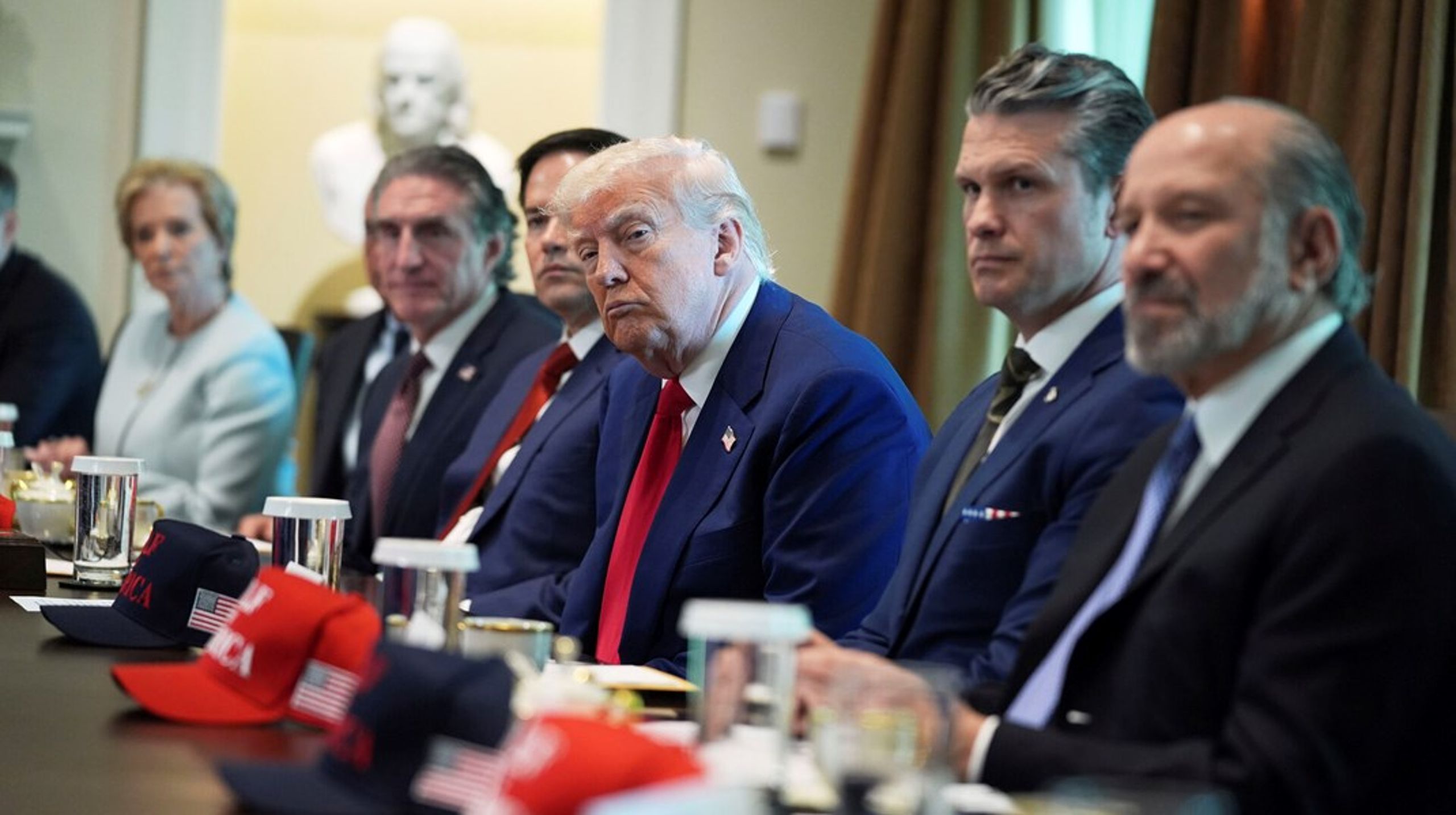 Vi skal ikke lade os kue eller inspirere af den nye (men faktisk ældgamle) amerikanske ledelsesstil, men holde fast i de ledelsesværdier, som langt de fleste ansatte ønsker og fortjener, skriver&nbsp;Christian Groes.