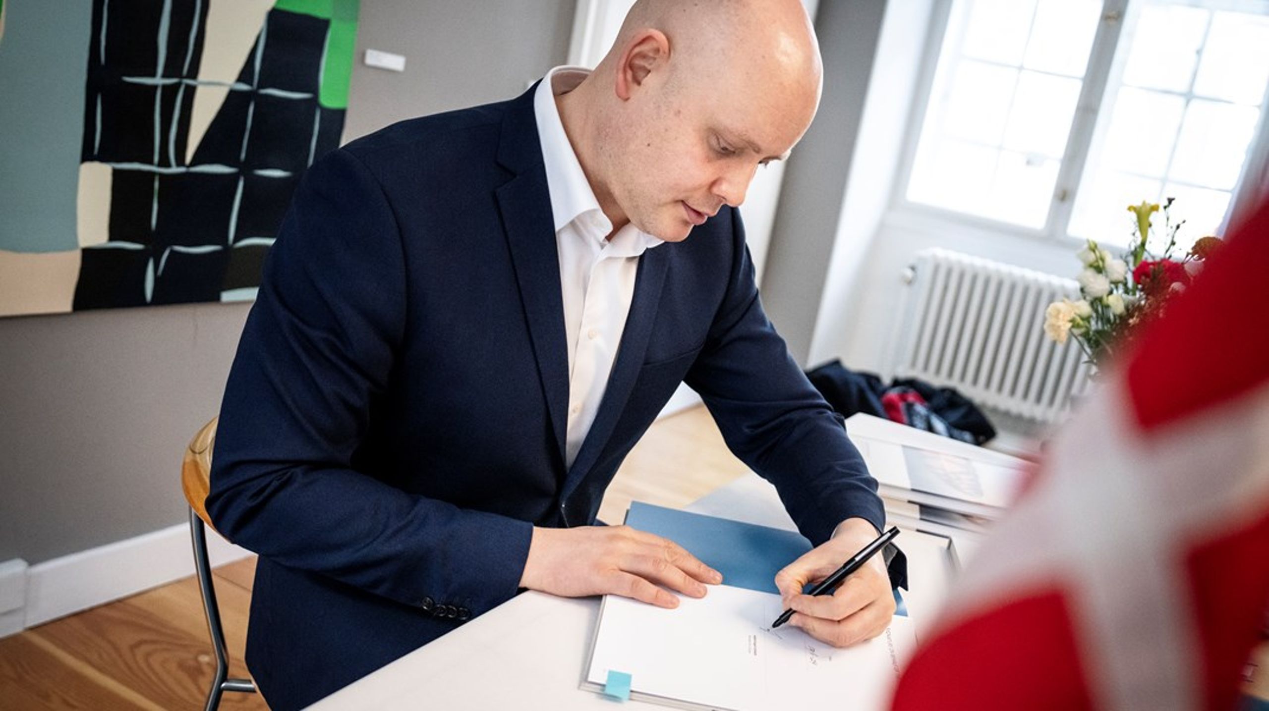 Kulturminister Jakob Engel-Schmidt (M) har ansøgt om at få danske klinter på Unescos liste over kultur af særlig værdi. Nu skal der også arbejdes for at få mere&nbsp;såkaldt levende kultur anerkendt af organisationen.&nbsp;