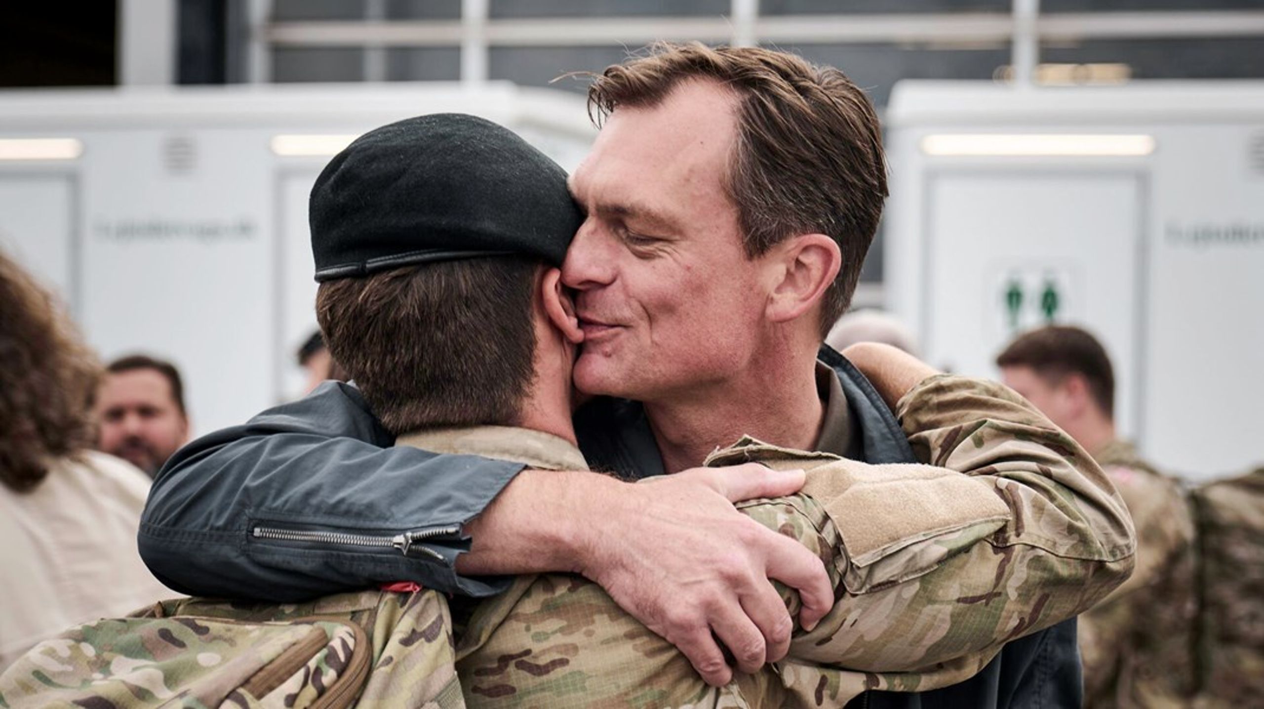 Åndelig oprustning handler om, at der er noget at forsvare. Det handler om os, skriver&nbsp;Louise Franklin Højlund og Sofie Buch Hoyer.