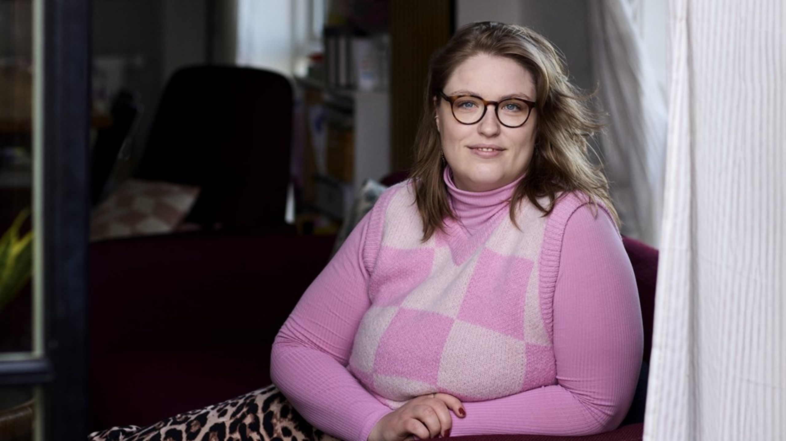 Jeg ventede tre et halvt år på at få hjælp. Det kunne jeg ikke holde til, så jeg endte med at betale mig hjælp i det private. Men det er langt fra alle, der har den mulighed, skriver&nbsp;Sarah Vangsgaard Winge.
