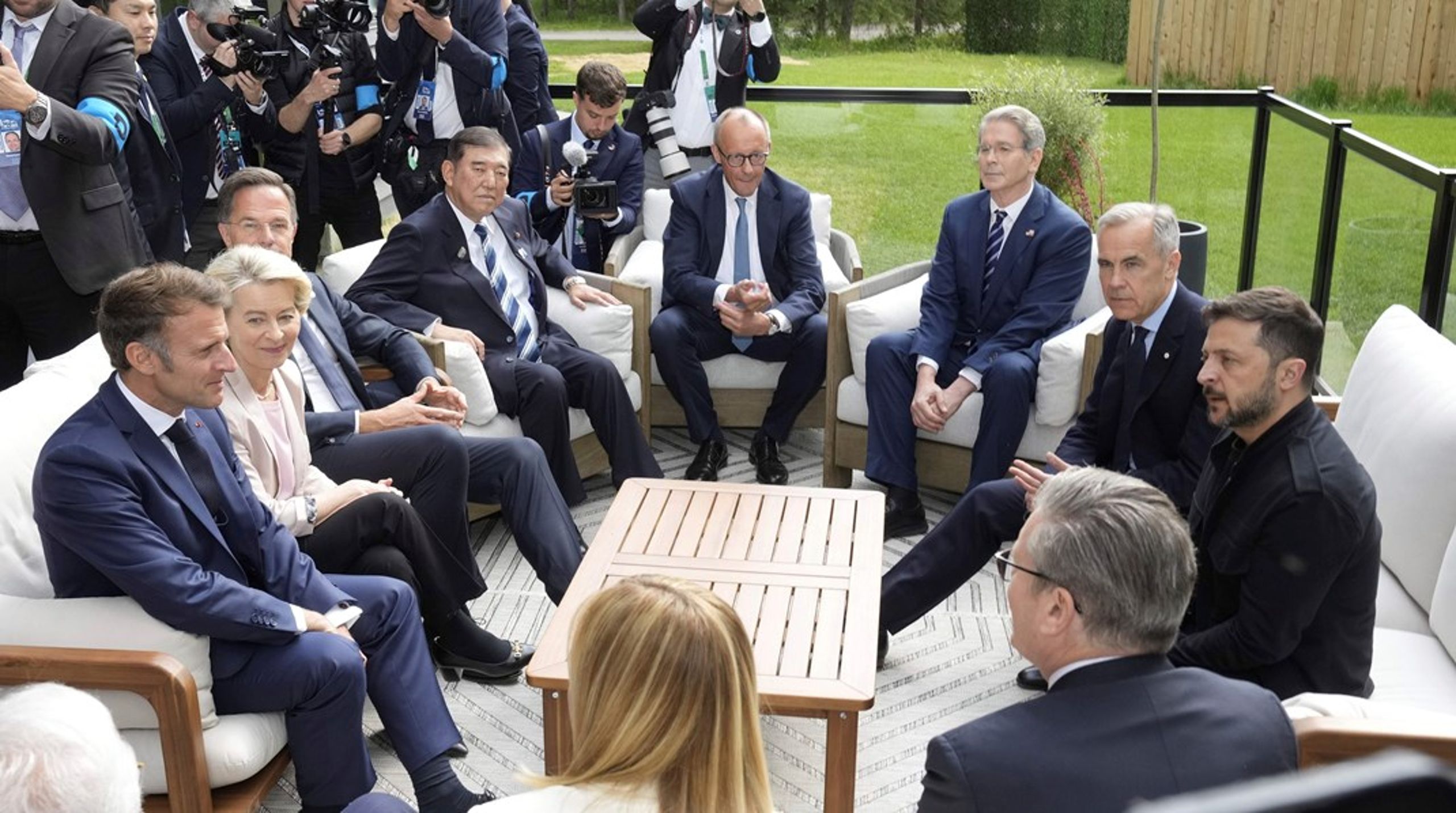 Et centralt element i fremtidige sikkerhedsgarantier til Ukraine bliver europæiske styrker på landjorden. Men kontinentet skal turde tage initiativet, skriver Phillip Kjær Luscombe.