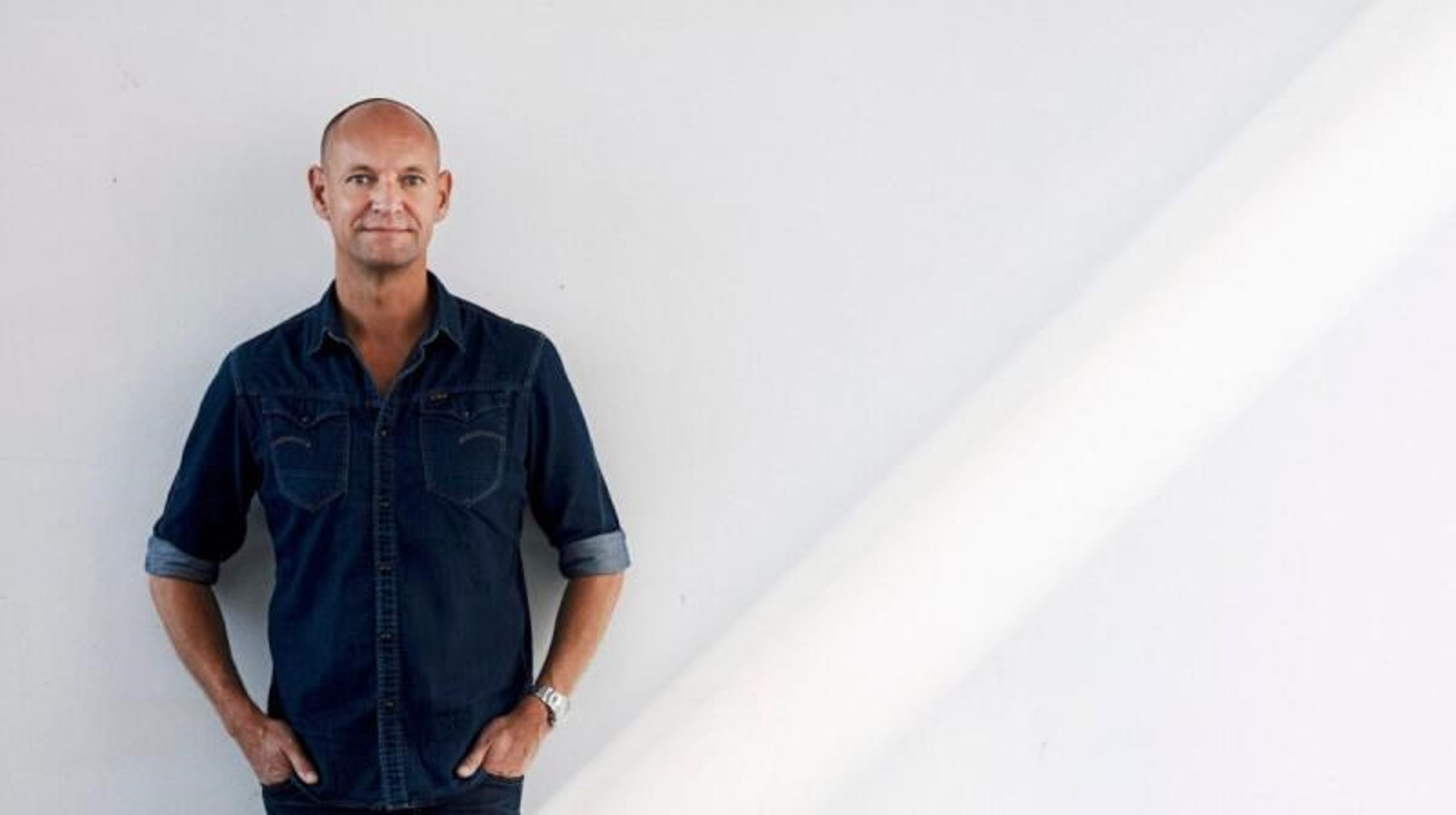 <span>Jesper Elkjær Øland var forstander hos Roskilde Festival Højskole indtil 2019, hvor han overgik til et arbejdsliv som selvstændig konsulent.<br><br></span>