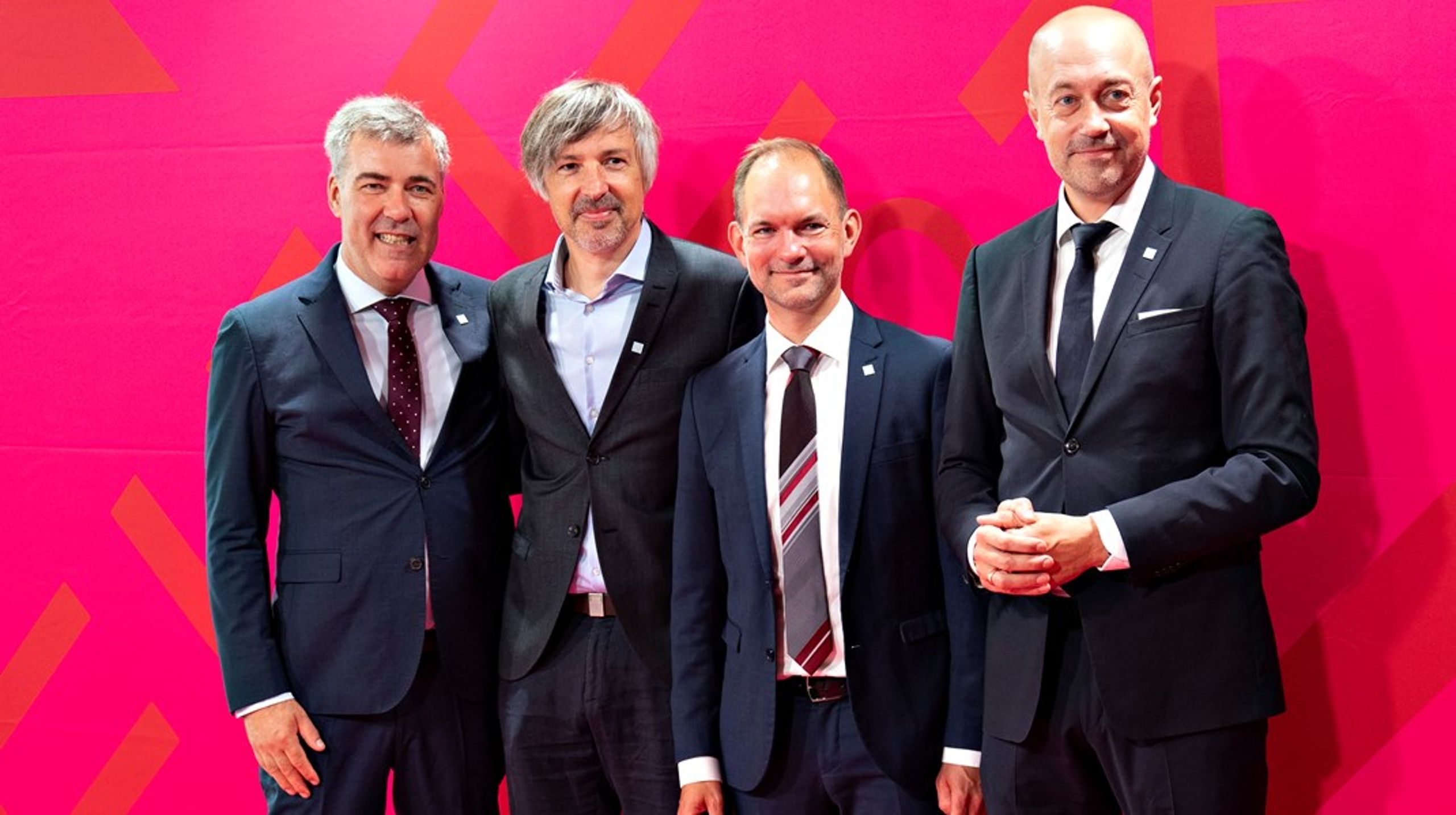 Krzysztof Bolesta (nummer to fra venstre) ses her i selskab med klimaminister Lars Aagaard (tv.), grøn trepartsminister Jeppe Bruus (nummer to fra højre) og miljøminister Magnus Heunicke (th.) i forbindelse med et uformelt ministermøde i Aalborg.