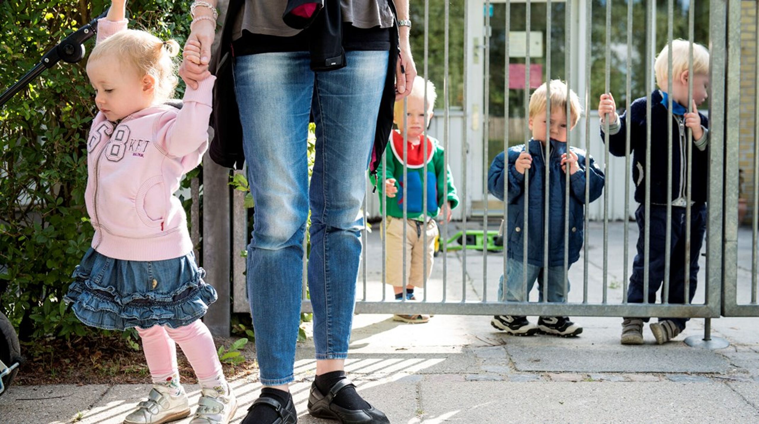 Der er mange veje til at løfte kvaliteten af børnenes dagtilbud. Børnene er vores fælles ansvar. Derfor skal vi også løfte ansvaret sammen – på tværs af politiske skel, lag og fag, skriver Kim Henriksen.