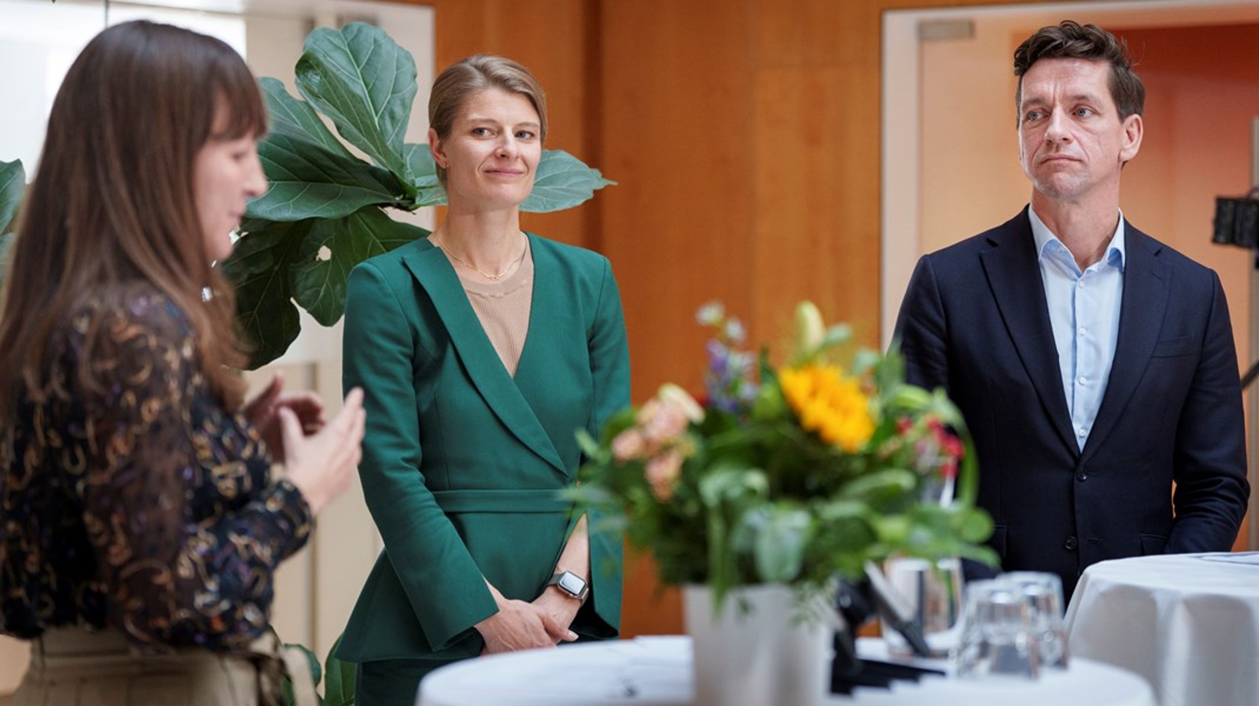 Beskæftigelsesministeriets departementschef Sine Frederiksen fortalte, at Ane Halsboe-Jørgensens store drive og engagement i godt tre år havde holdt embedsværket "godt beskæftiget". Hver eneste dag.&nbsp;