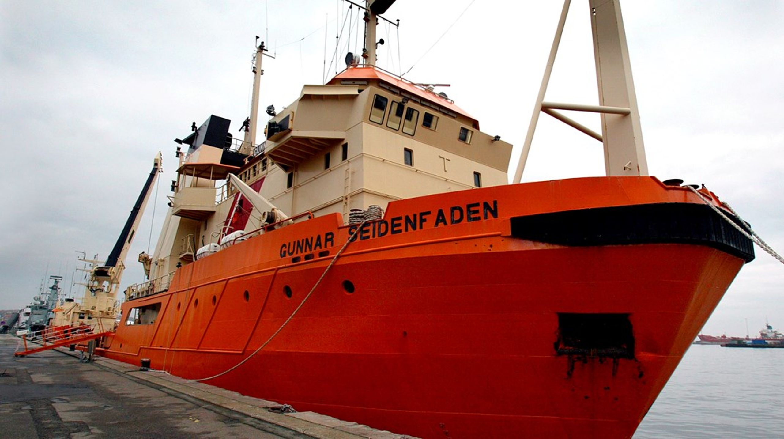 Et af Danmarks miljøskibe i 2002. Allerede dengang havde de været forældet i flere år ifølge Forsvarsministeriet.