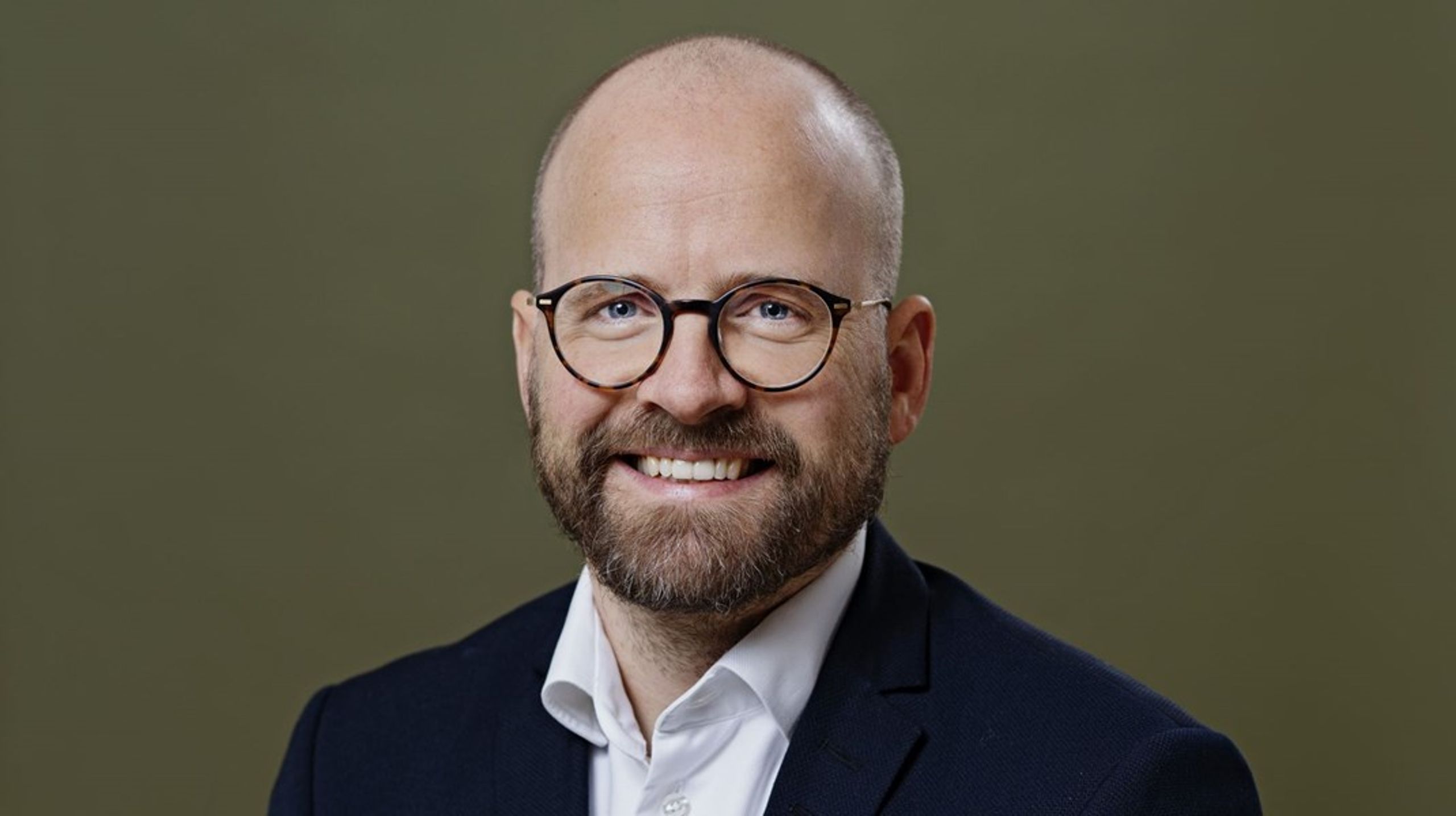 Simon Gravers Jacobsen kommer fra en stilling som afdelingschef i Beskæftigelsesministeriet.