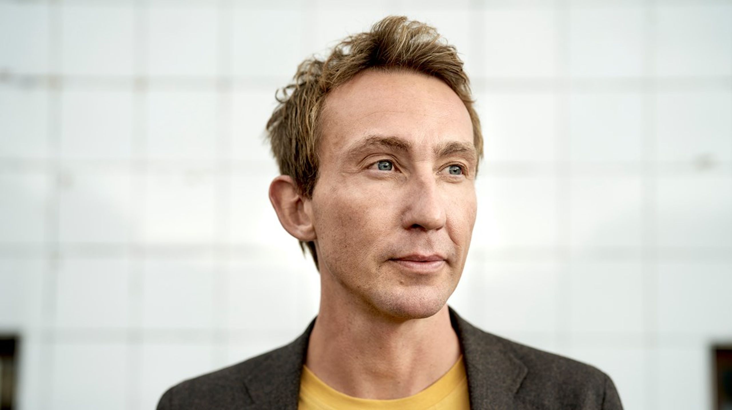 Hele pointen med vores arbejde er, at viden fra dem, der sidder med fingrene nede i problemerne – fra sosu'er til plejehjemsbeboere og borgere – skal fylde langt mere i magtens maskinrum, skriver Sigge Winther Nielsen.