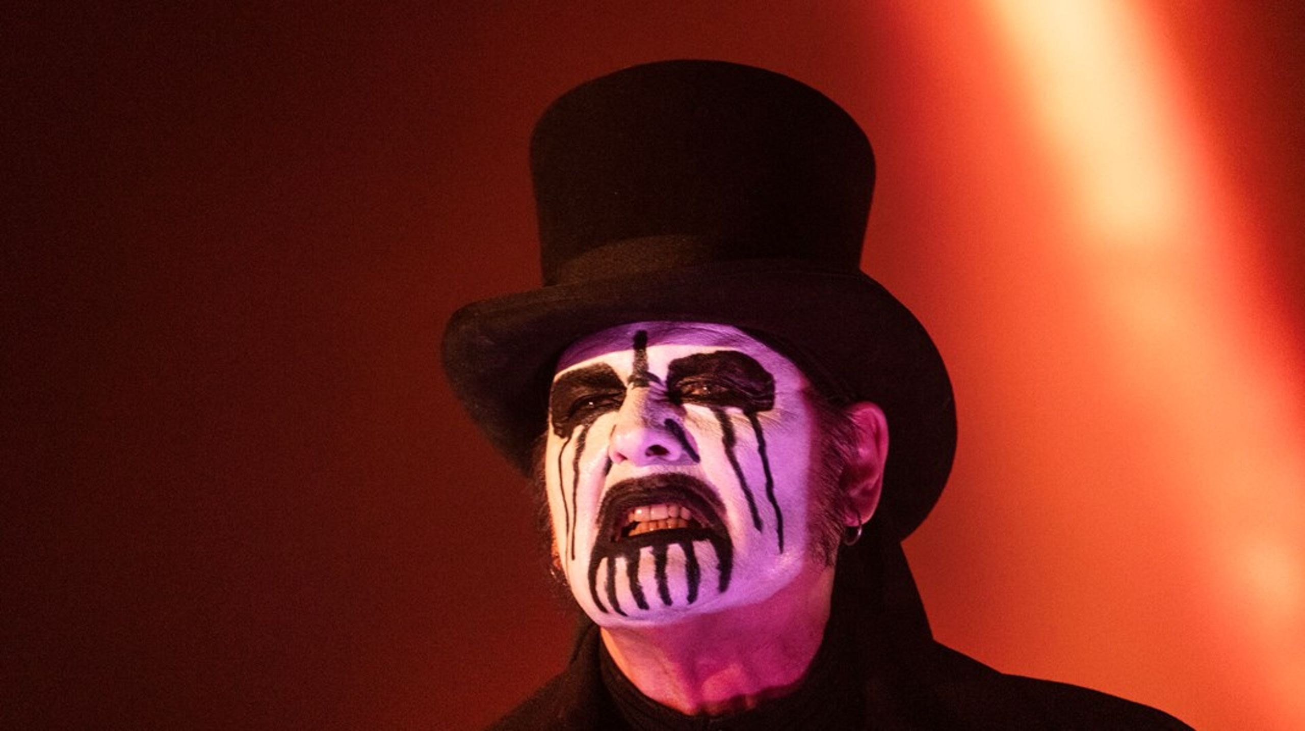 King Diamond er en dansk heavy metal legende, der i sommeren spillede på Copenhell. Han modtager nu Statens Kunstfonds livsvarige hæder.