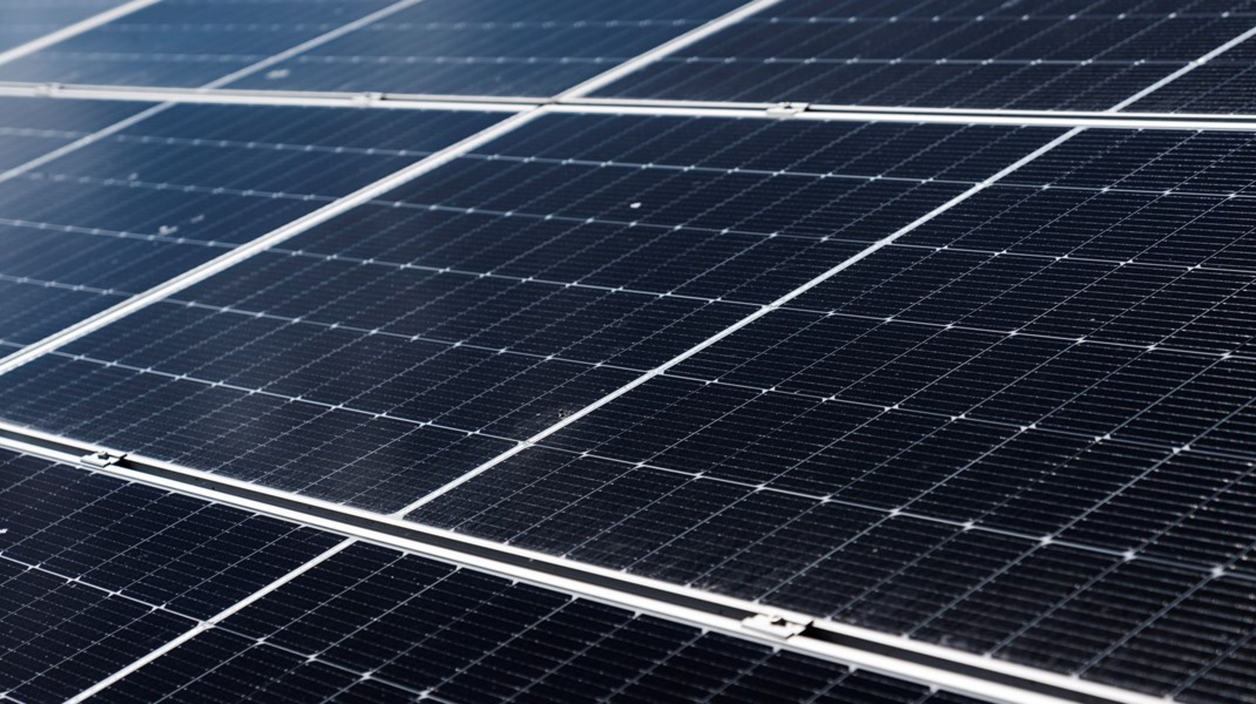 Brande på solcelleanlæg er blandt de udfordringer, den grønne omstilling skaber for beredskabet, skriver Bjarne Nigaard.