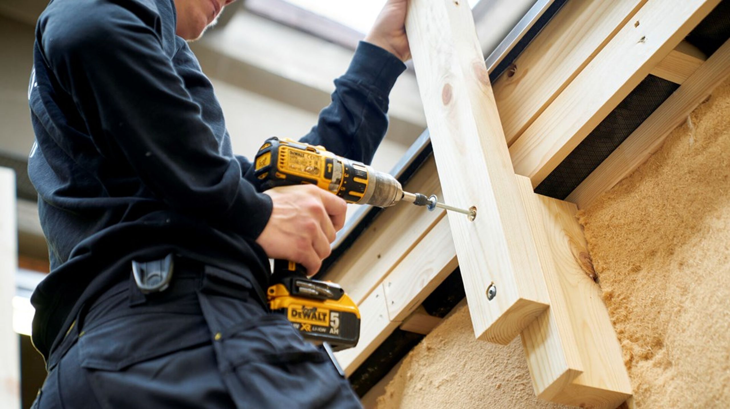 Jeg ønsker ikke flere rigide regler for virksomhederne, men jeg undres over, at det kræver et tre ugers kursus at få en vognmandsgodkendelse, mens en praktikpladsgodkendelse næsten kan gøres på et glat ansigt, skriver Peter Bøgh Kjærulff.