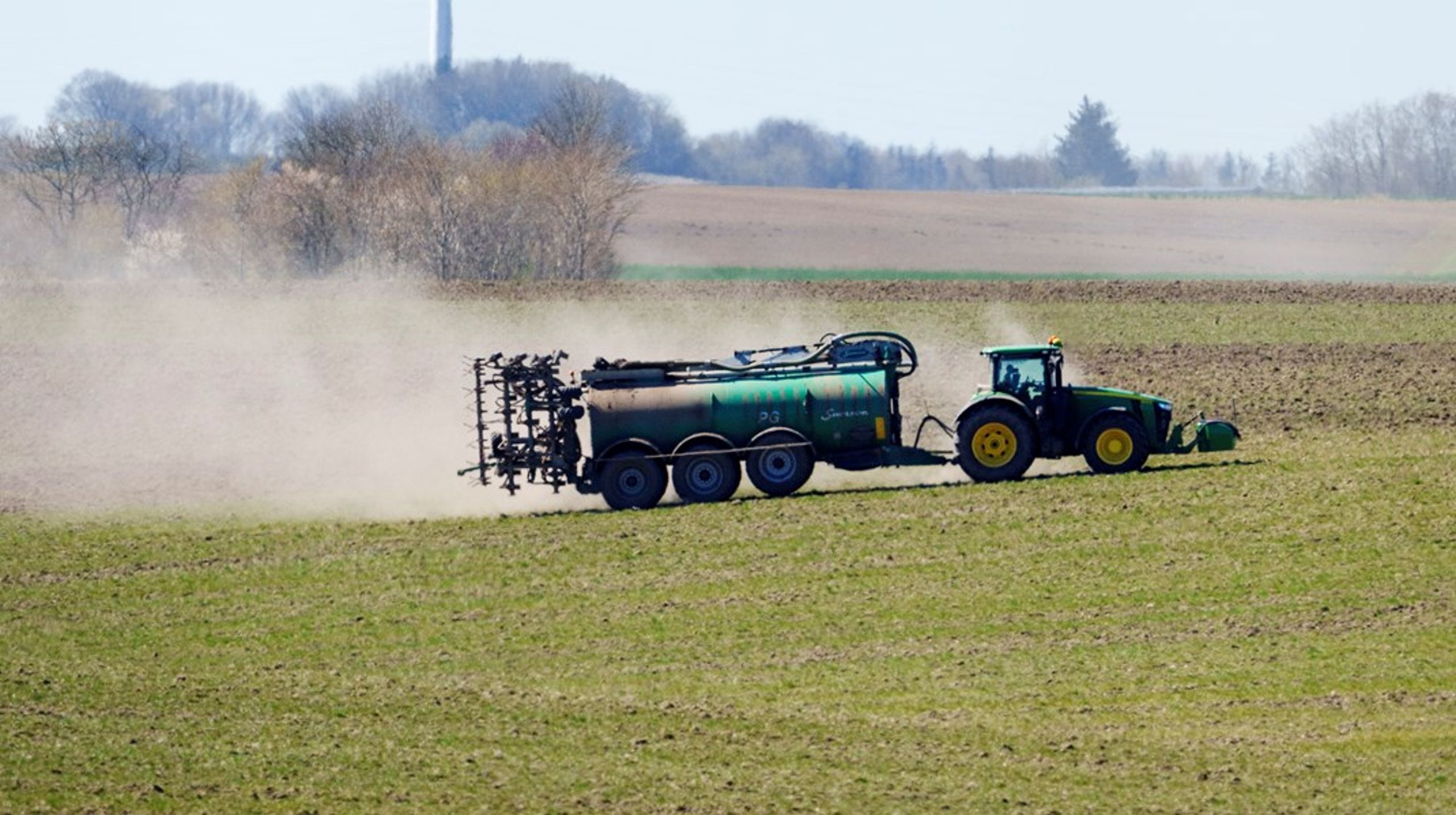 Vi ønsker – i lighed med trepartaftalen – at fastholde en stærk fødevareproduktion i en verden, der efterspørger stadig mere mad, skriver en række formænd for lokale landboforeninger.