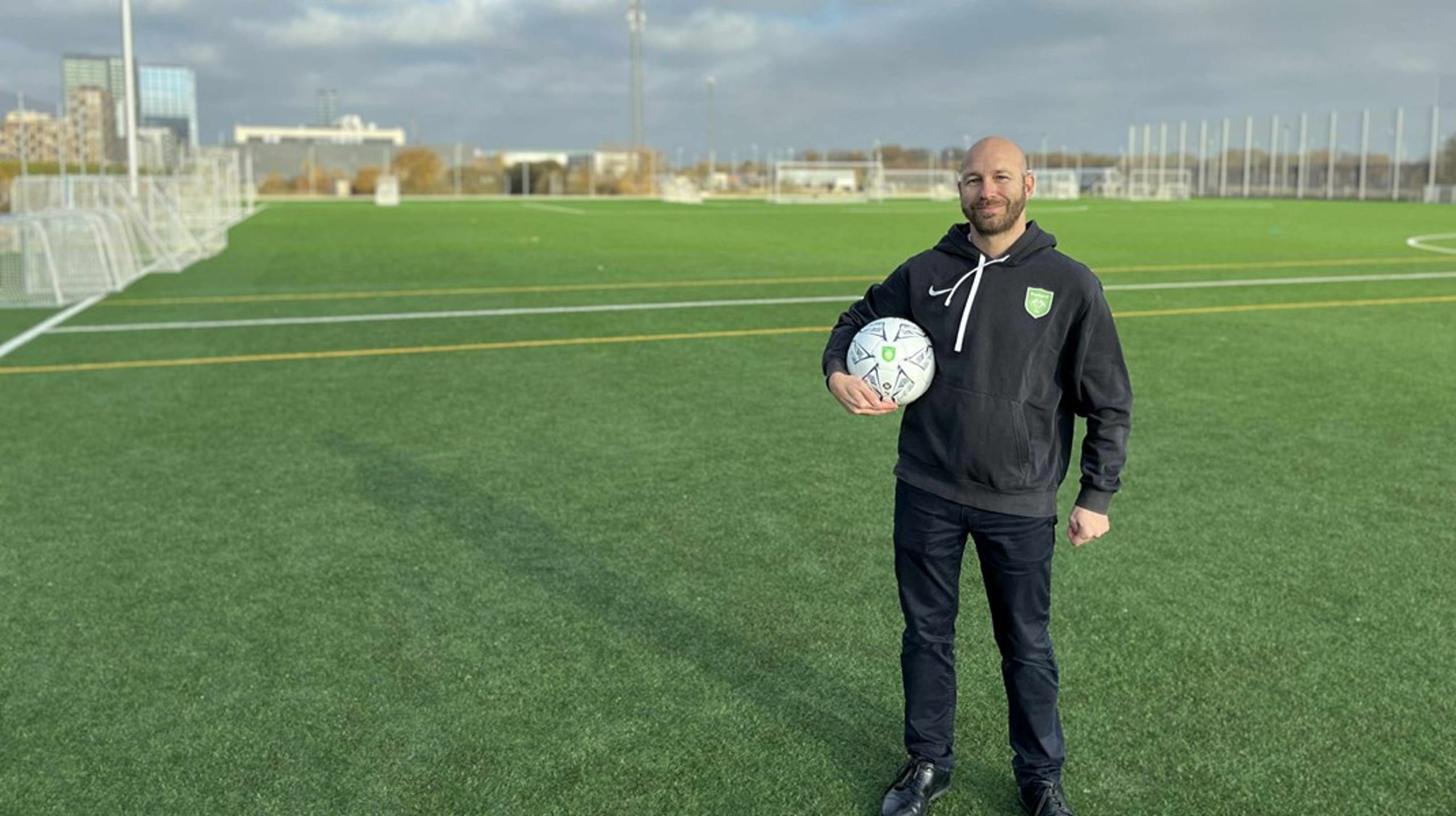 Foreningsidrætten er en samfundssøjle. Den skaber fællesskab, sundhed og demokrati. Kommunens vigtigste opgave er at give frivilligheden plads – både fysisk og administrativt, siger Tobias Zimling.