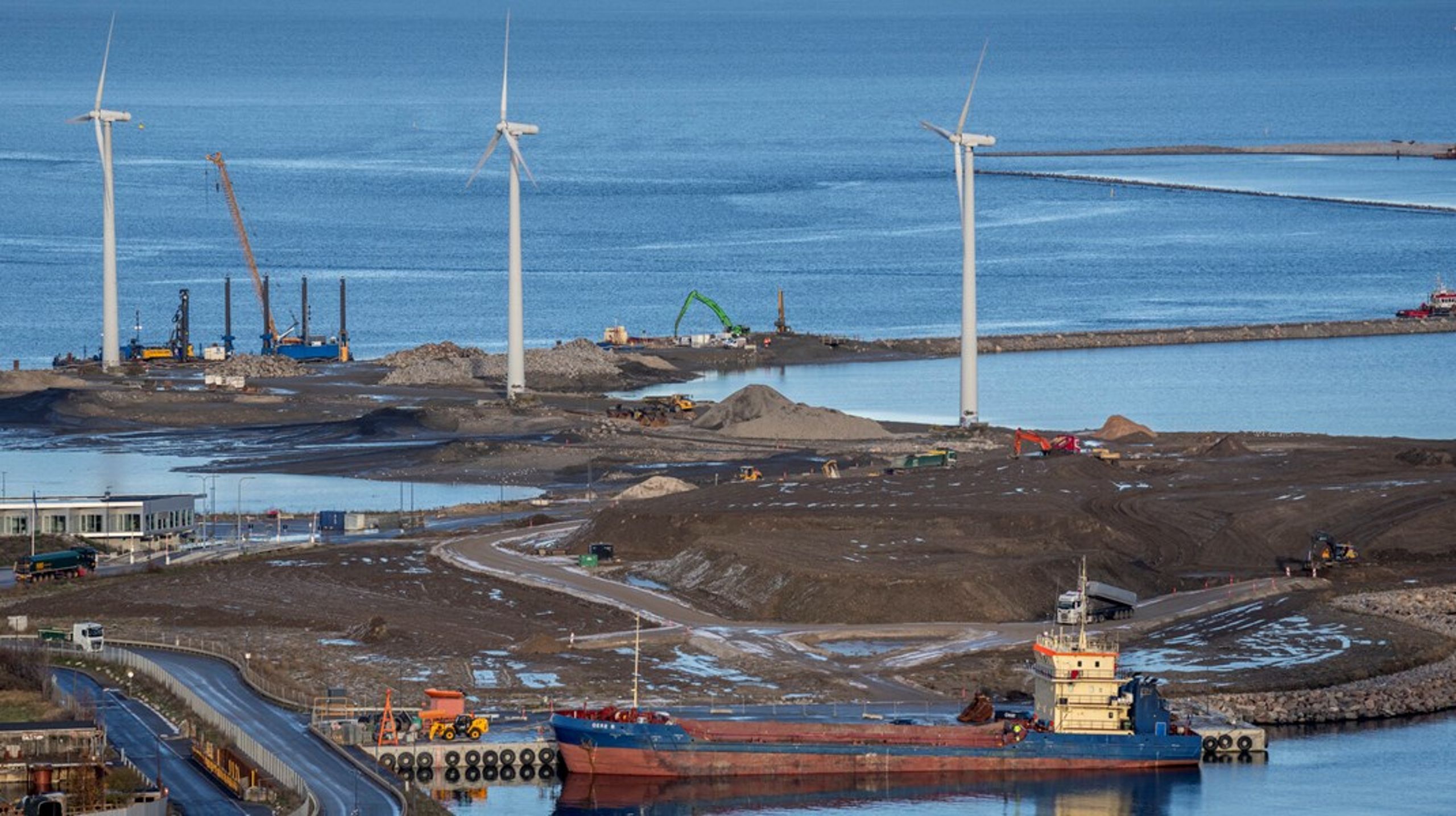 Snart kommer københavnerne til at stå i milliardgæld,&nbsp;fordi vi begynder at bruge de penge, vi har lånt af staten, til at bygge de første nye, kæmpe infrastrukturprojekter, der skal gå til Lynetteholm, skriver Karoline Lindgaard, Torsten Gejl og Franciska Rosenkilde