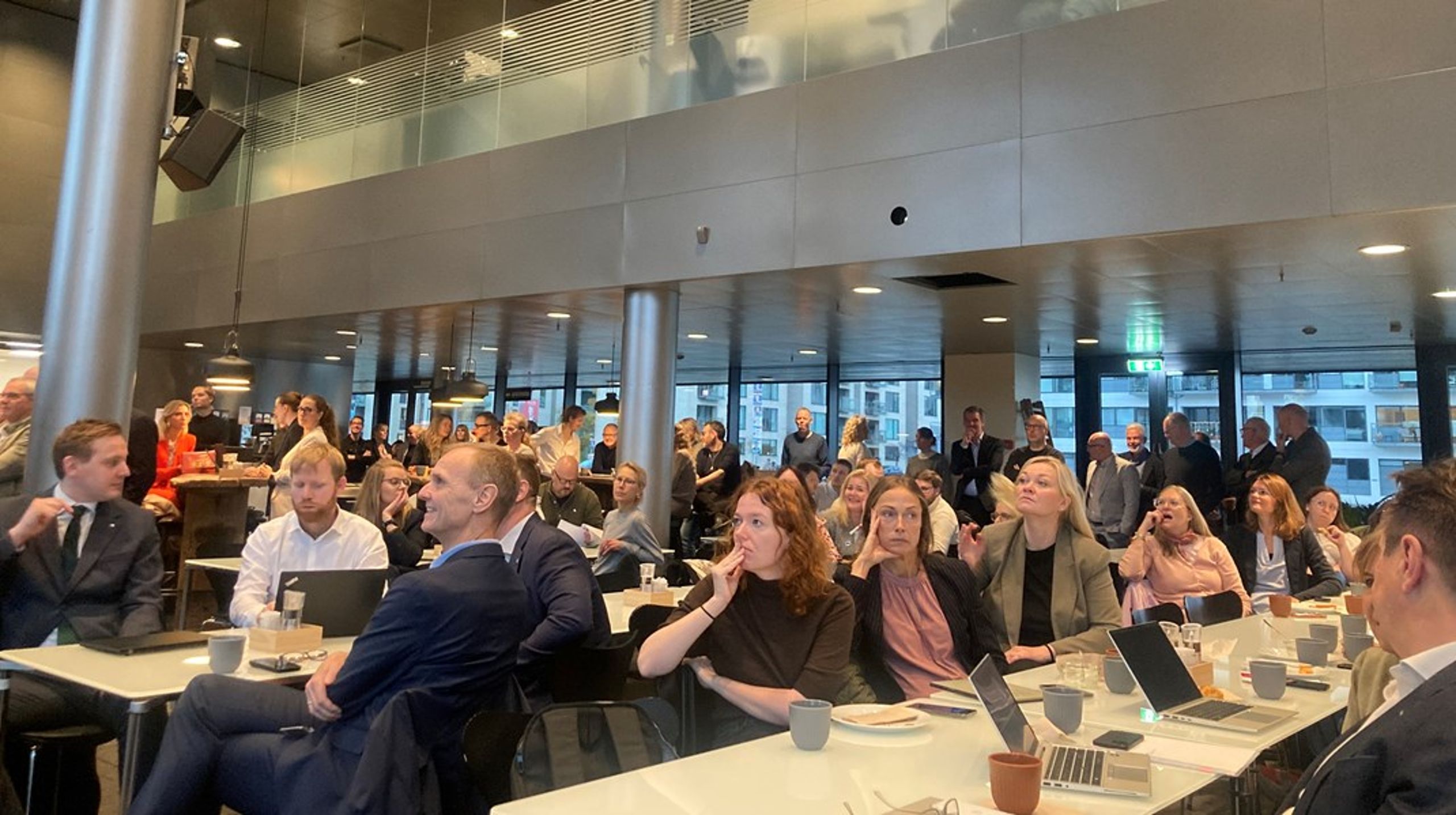 Dommen blev afsagt tirsdag morgen og blev fulgt tæt af formænd og ansatte i fagbevægelsen hos FH på Islands Brygge.