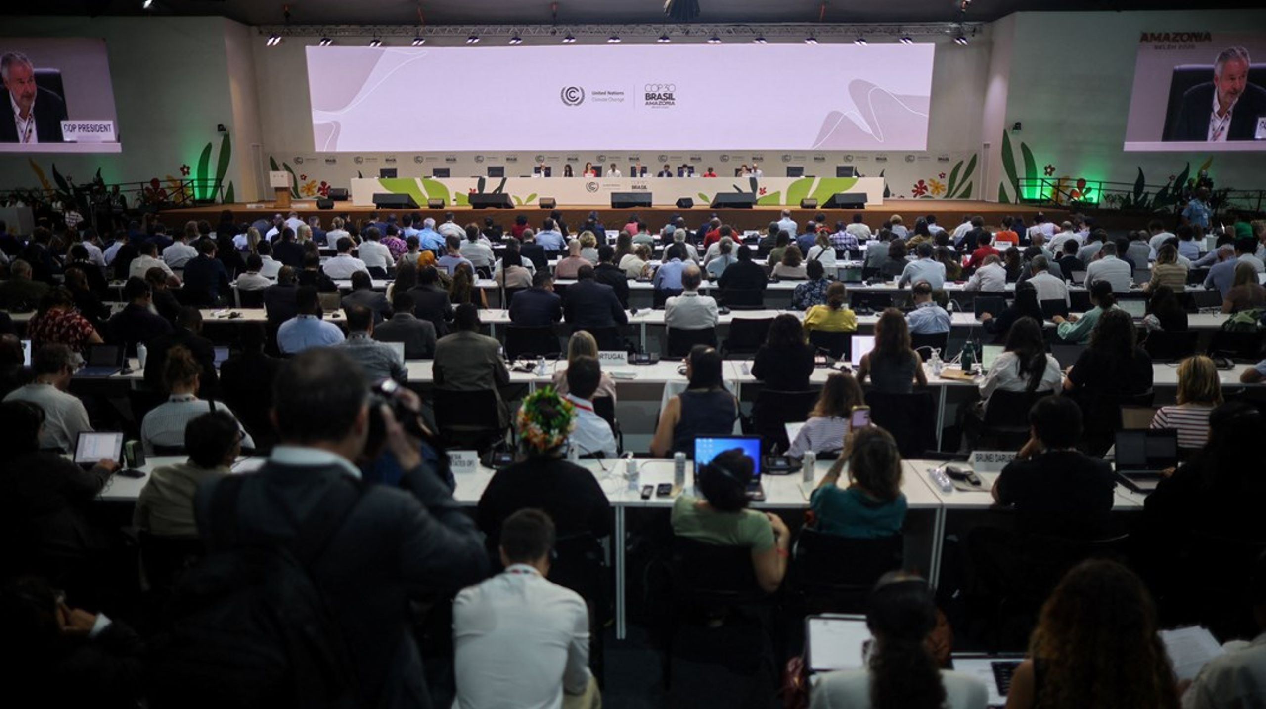 I den afsluttende plenar blev storpolitikken for alvor synlig, skriver Mattias Söderberg i sin dagbog fra COP30 i Belém.&nbsp;