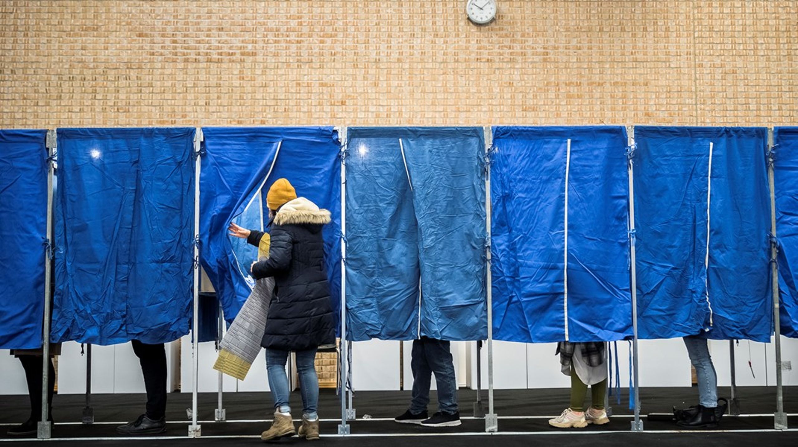 Ved kommunalvalget i 2021 stemte 39 procent af vælgerne udelukkende ud fra landspolitiske overvejelser. Men det er problematisk, hvis for mange stemmer&nbsp;på baggrund af landspolitik, skriver&nbsp;Ulrik Kjær.