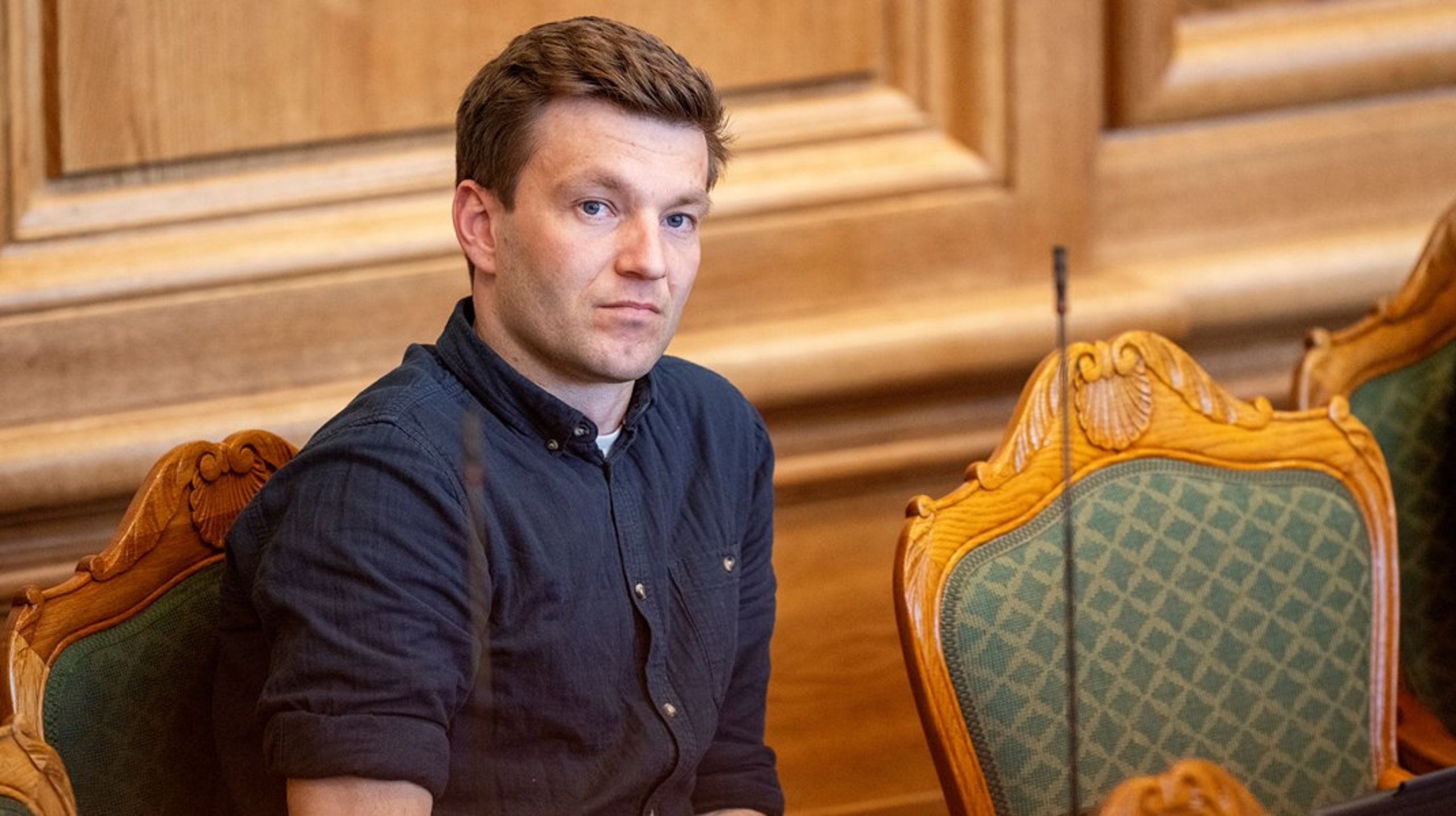 SF's finansordfører Sigurd Agersnap er bekymret for en proces, hvor det ikke er bortfald af opgaver, men et politisk sat beløb, der styrer, hvor mange der skal fyres i landets ministerier.