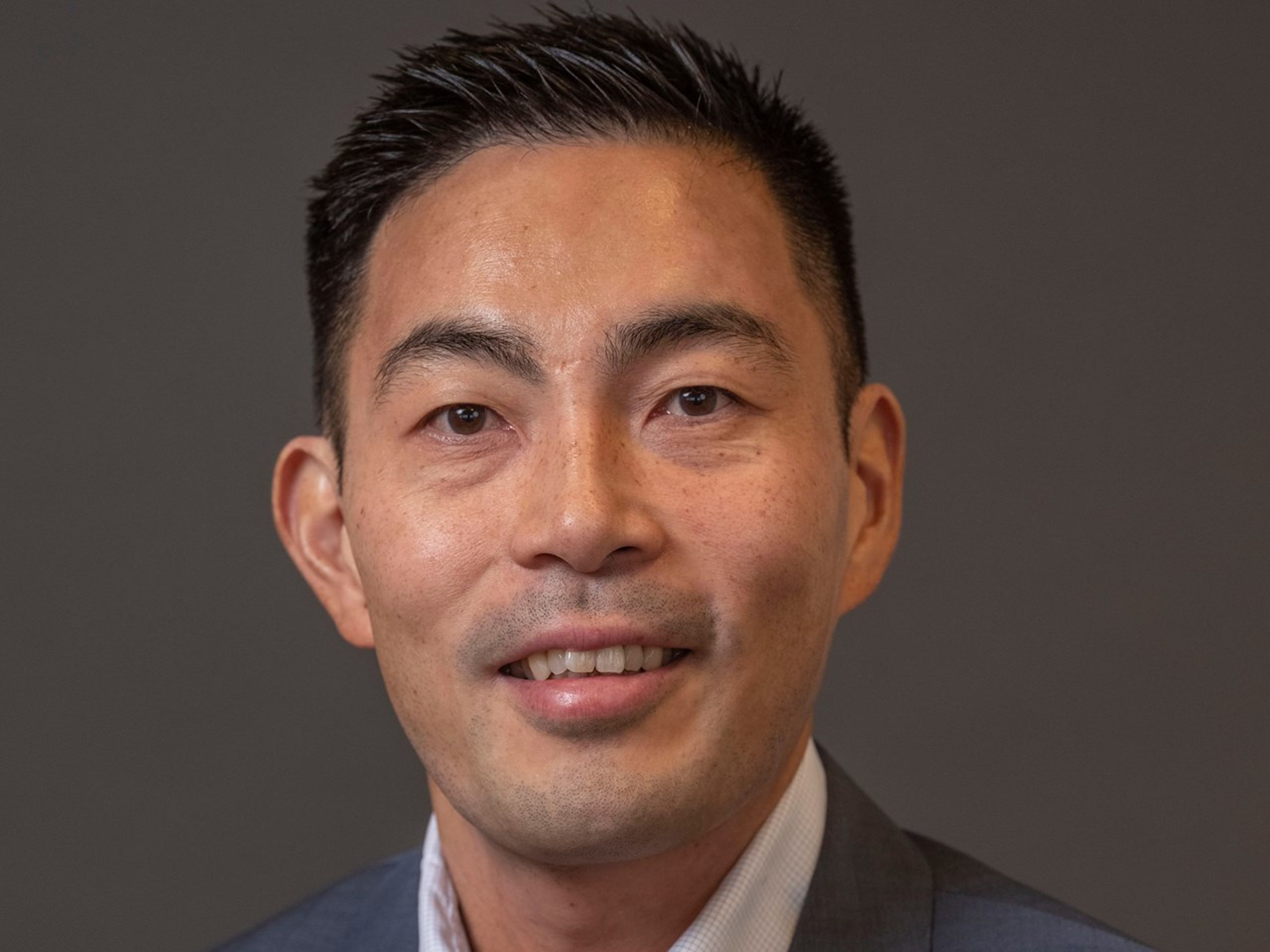 "Selvom det går godt i dansk idræt og medlemstallene er høje og stigende, så er frafaldet af unge, når de starter på ungdomsuddannelser, alt for højt," siger Mads Young Christensen.&nbsp;