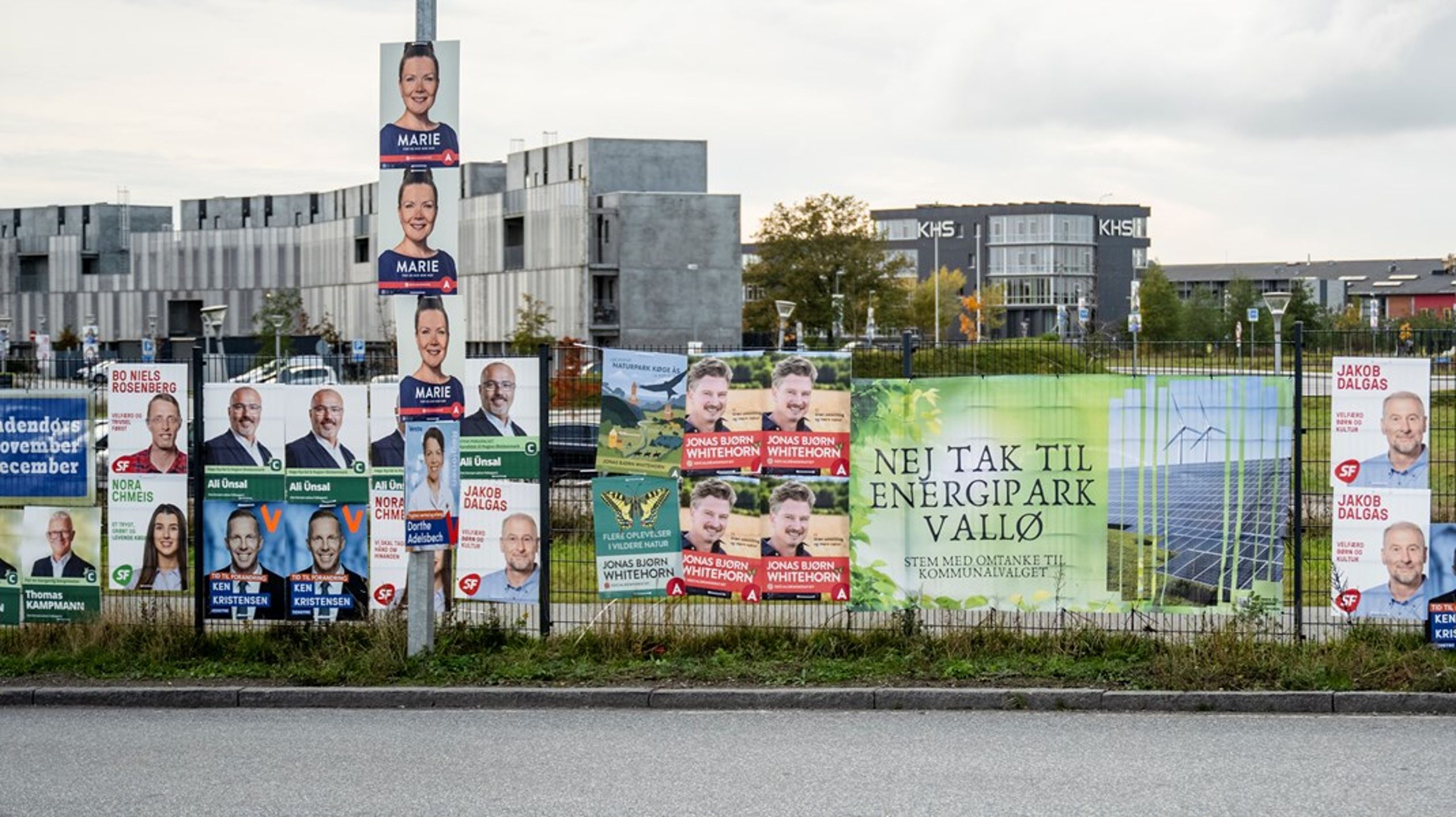 Køge-borgmester og næstformand i Socialdemokratiet Marie Stærke er stærkt udfordret af den borgerlige opposition. Blandt andet 18 vindmøller i en skov, deler vandende forud for kommunalvalget.
