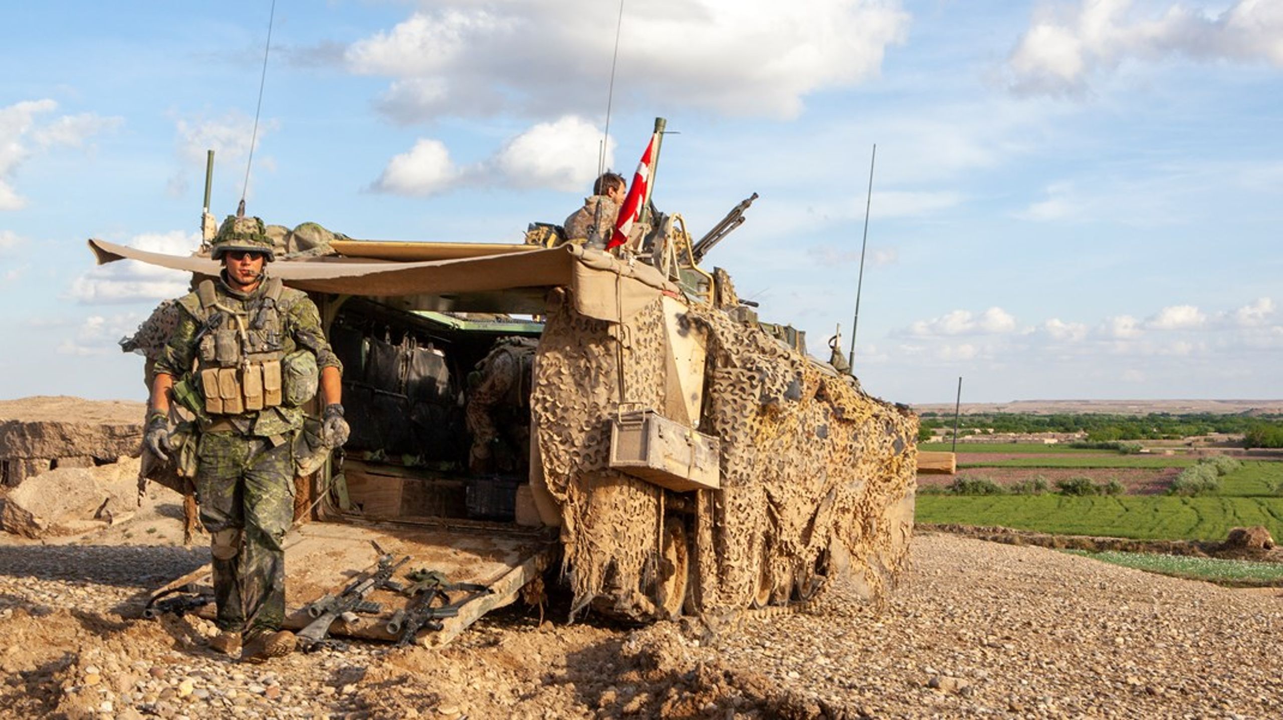 Måske kan vi&nbsp;– en dag – ikke kun erkende nederlaget, men også se afghanerne i øjnene og sige det ord, der glimrer ved sit fravær i både de danske og norske rapporter. Det ord, som skærer i enhver politisk tunge, og som ingen regeringer ynder at udtale. Et ord, der ikke retter fortiden, men som i det mindste viser, at vi forstår dens konsekvenser: Undskyld, skriver Morten Kroman.