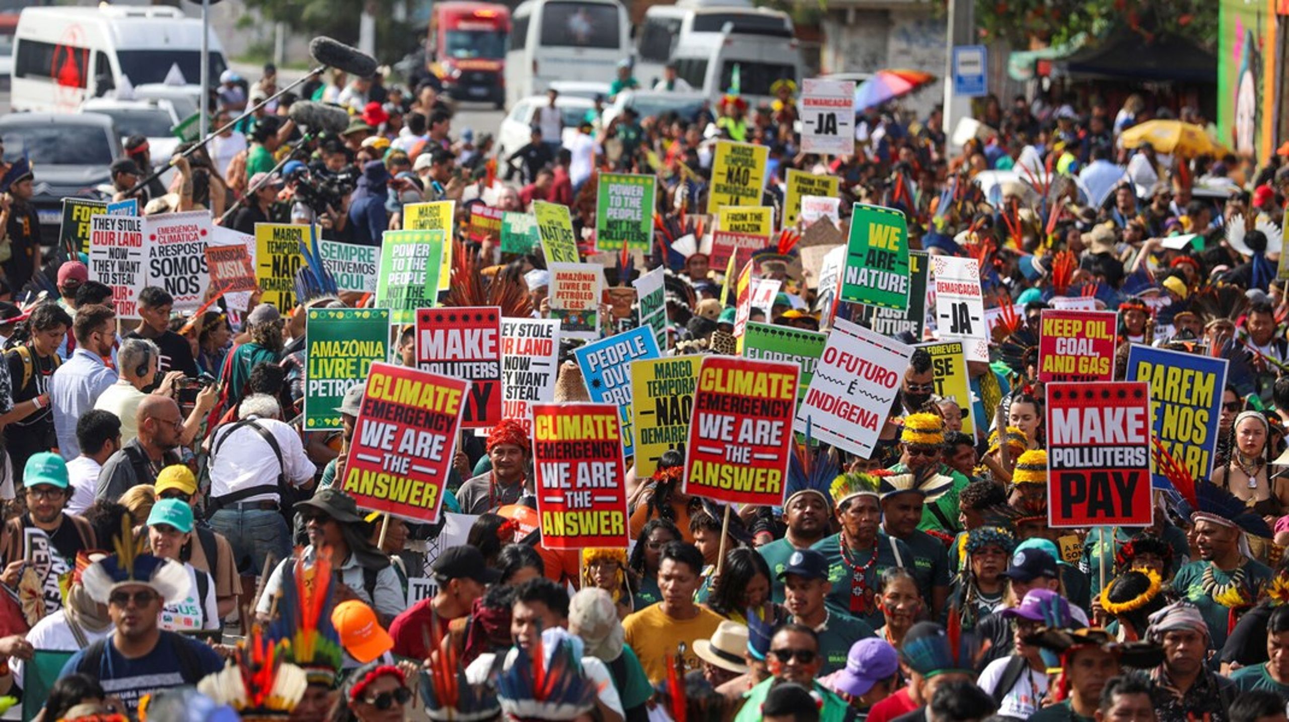 Hvis ikke de rige lande finder de mange hundrede milliarder dollars, der skal til i kompensation og tilpasning til den skade, vi har forvoldt, så vil de fattigere lande ikke være med i aftaler på COP30, skriver Lars Koch.