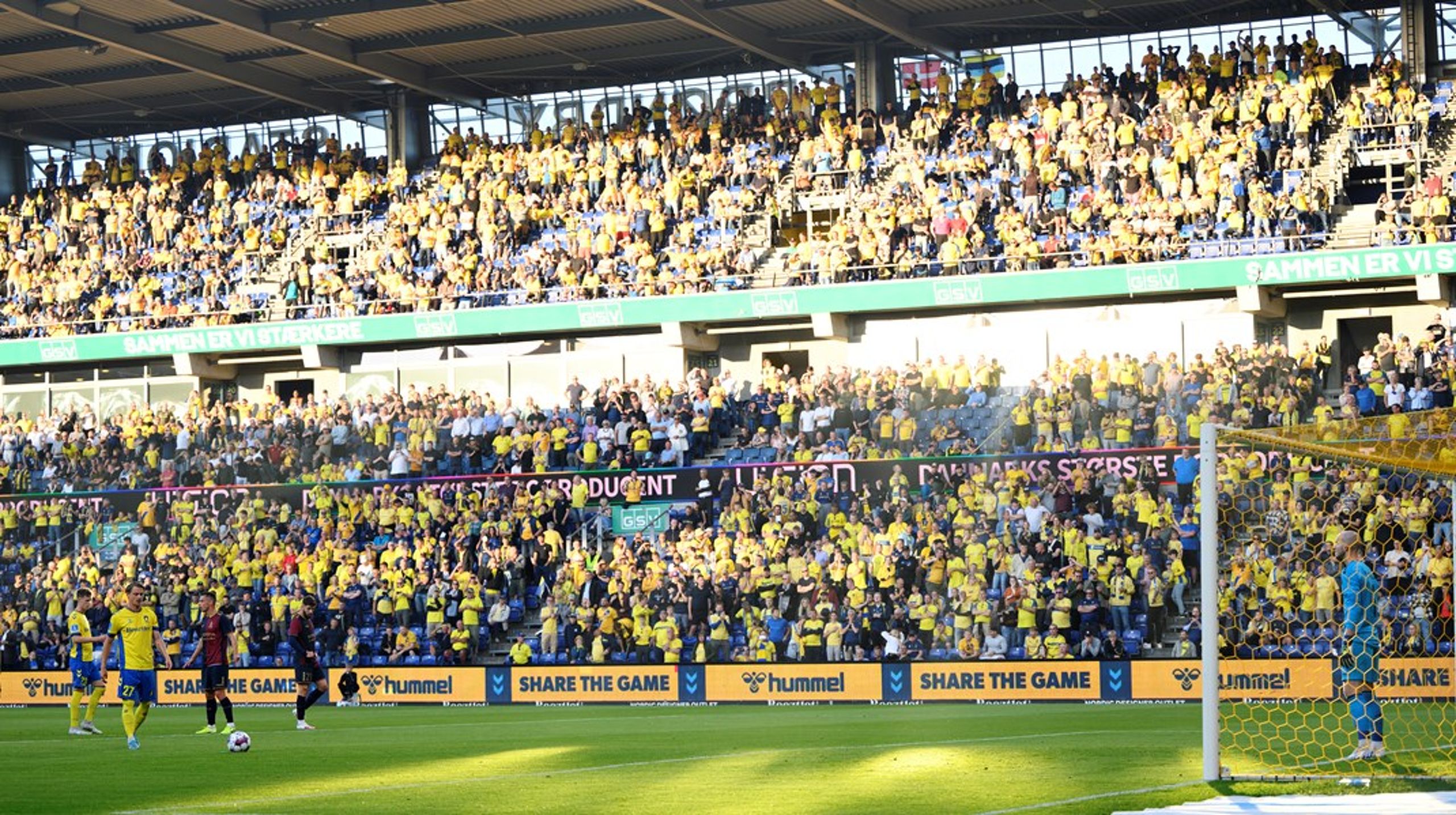 <span>Der var 17.245 i Brøndby kommune, der stemte ved kommunalvalget i år. Når Brøndby IF spiller for fuldt stadion, er der 25.600 på tilskuerpladserne.<br><i></i></span>