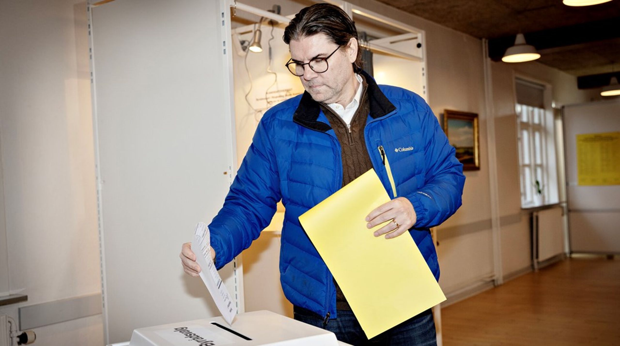 Mads Fuglede kom i 2022 ind i Folketinget som medlem af Venstre - senere skiftede han dog til Danmarksdemokraterne.