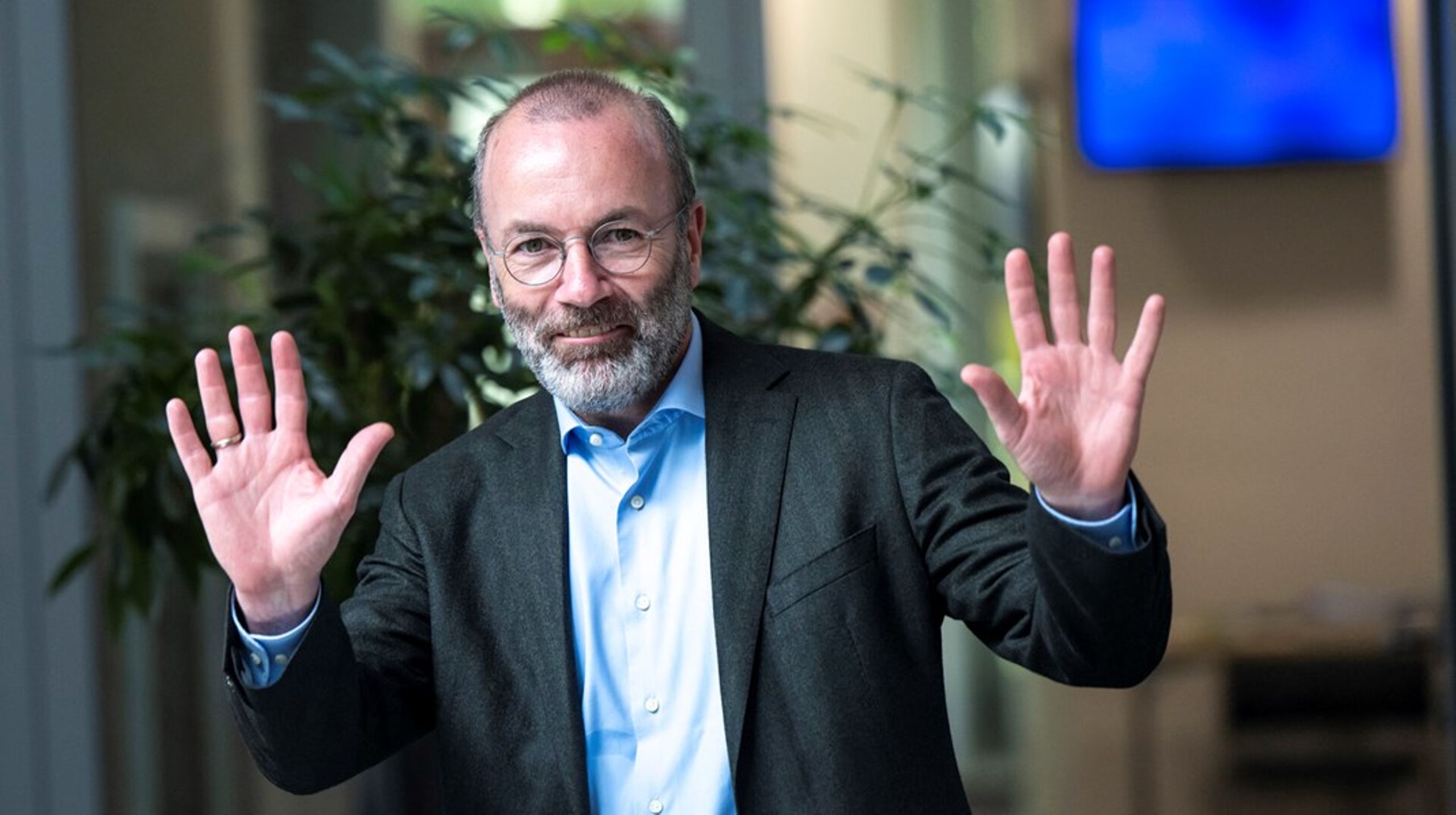 Formanden for Europa-Parlamentets dominerende konservative gruppe, den tyske CSU'er Manfred Weber, beviste i sidste uge, at han og hans gruppe (EPP) er villige til at vedtage lovgivning sammen med grupperne på den yderste højrefløj. Det alternative flertal sætter socialdemokraterne (S&amp;D) uden for indflydelse og ændrer magtbalancen i Parlamentet.&nbsp;