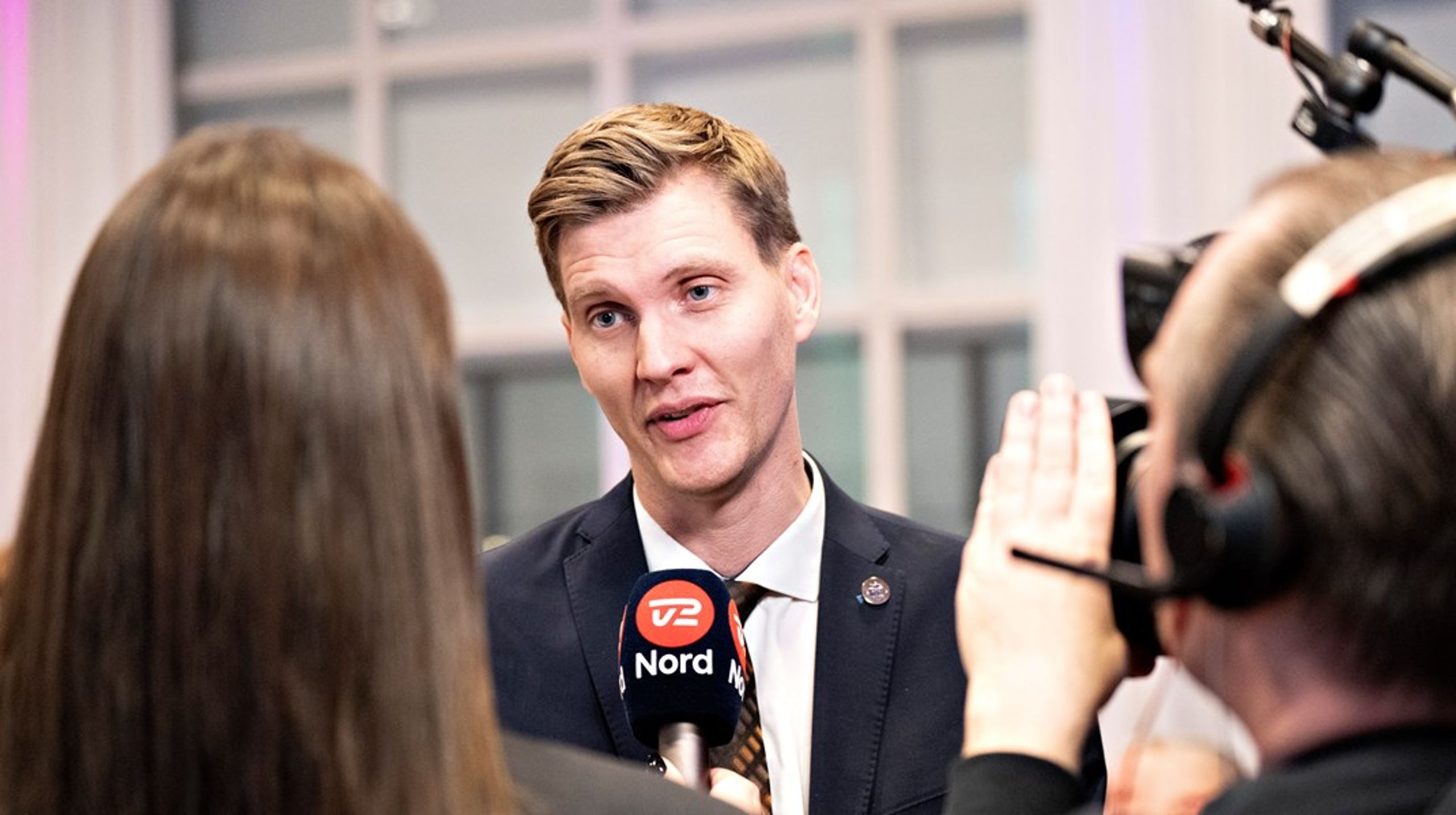 Lasse Frimand Jensen blev interviewet på valgaftenen den 18. november. Han var et af de få lyspunkter for Socialdemokratiet, som ellers gik markant tilbage i hele landet.